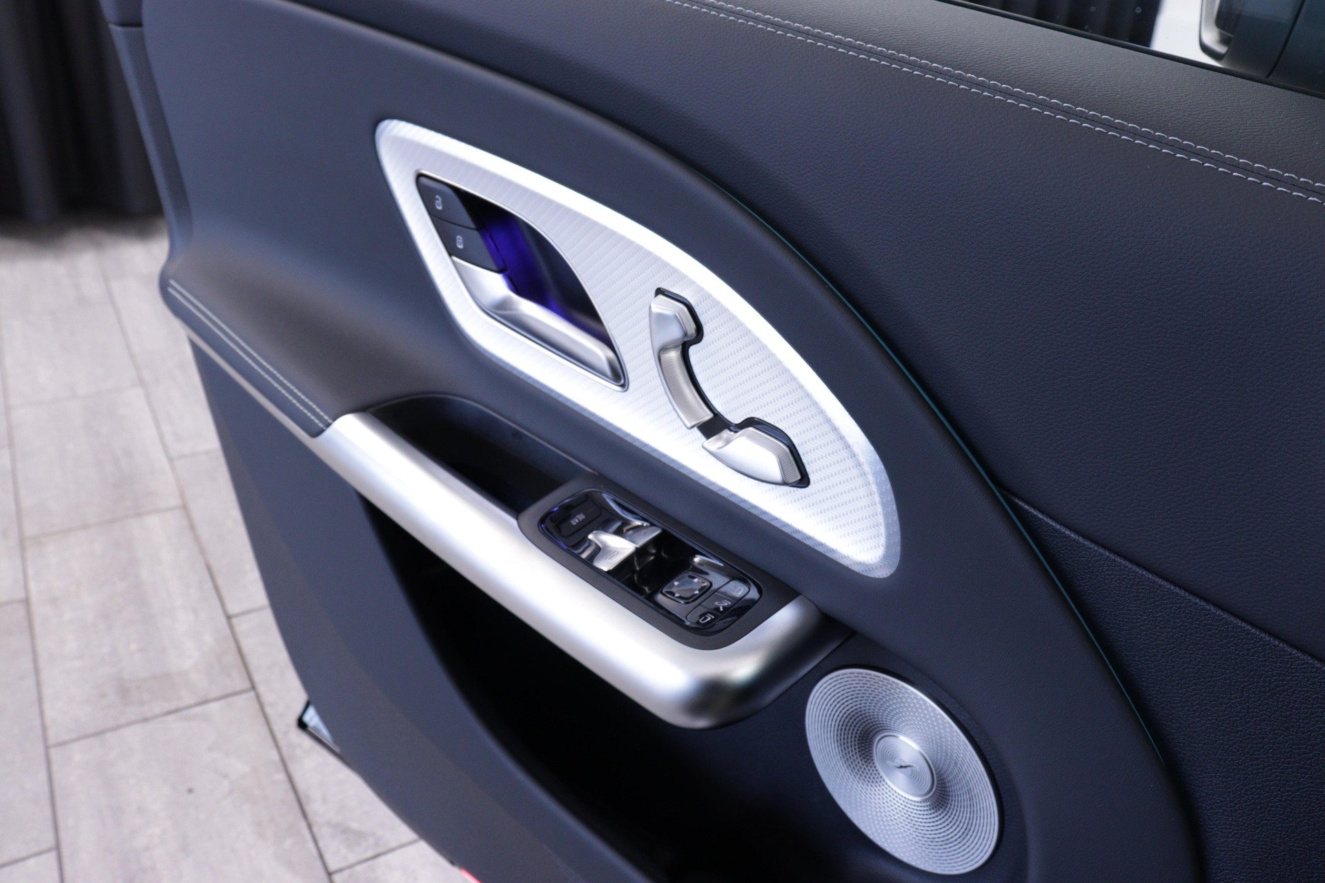 MERCEDES-BENZ GLB-Klasse GLB 220 4matic-image-8