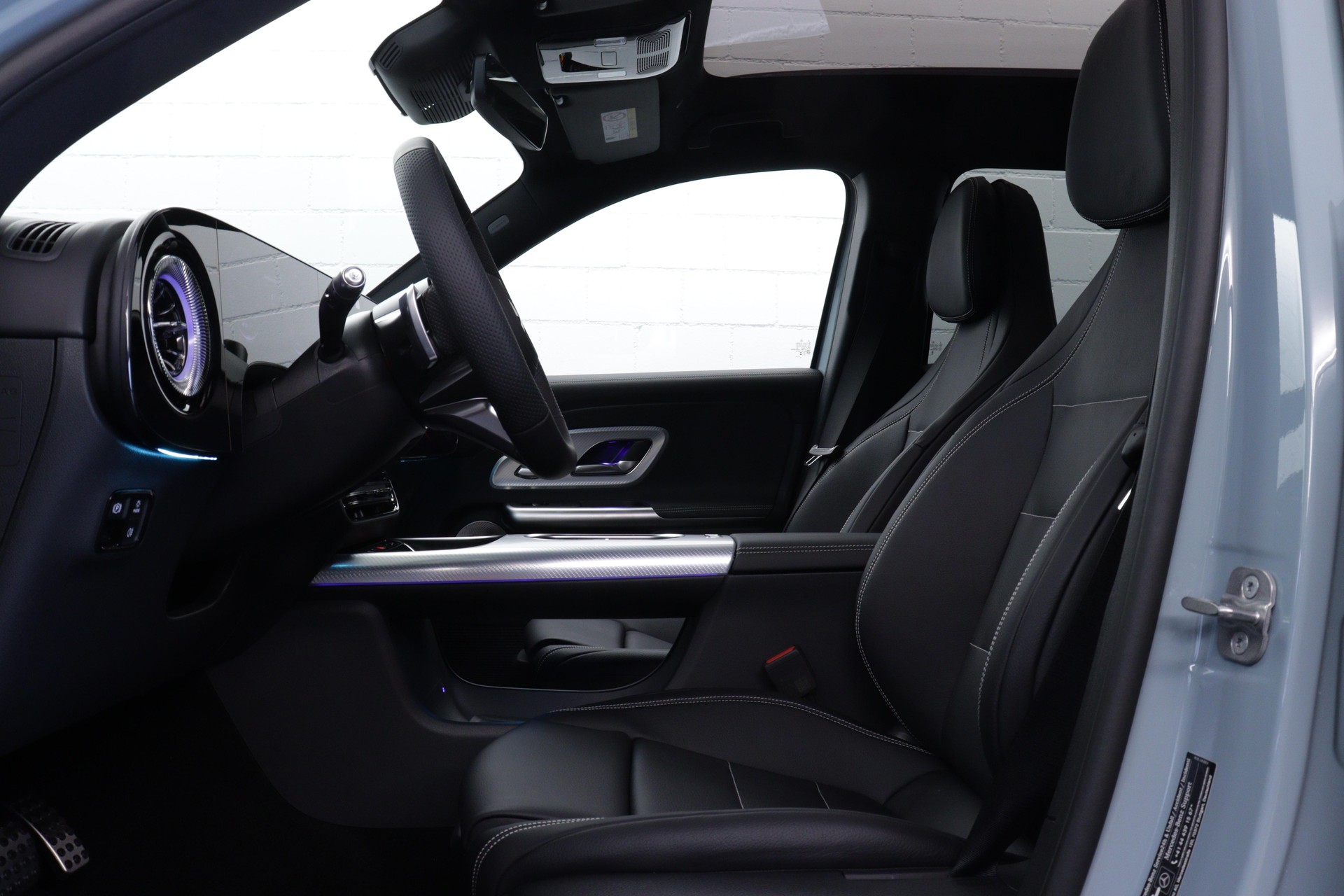 MERCEDES-BENZ GLB-Klasse GLB 220 4matic-image-4