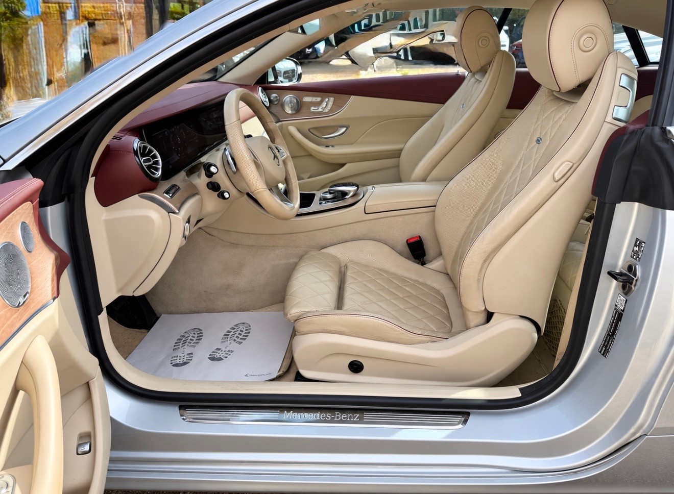 MERCEDES-BENZ E 400 Coupé Avantgarde 4 Matic 9G-Tronic-image-10