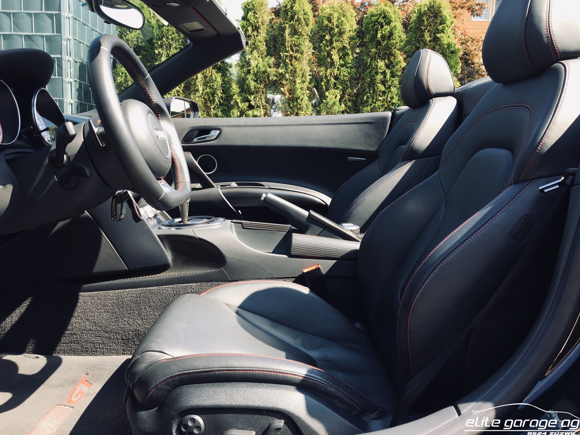 AUDI R8 GT Spyder 5.2 R-Tronic-image-10