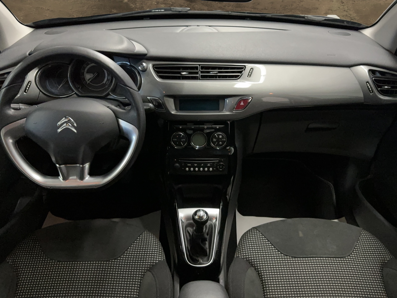 CITROEN C3 1.2i Attraction-image-3