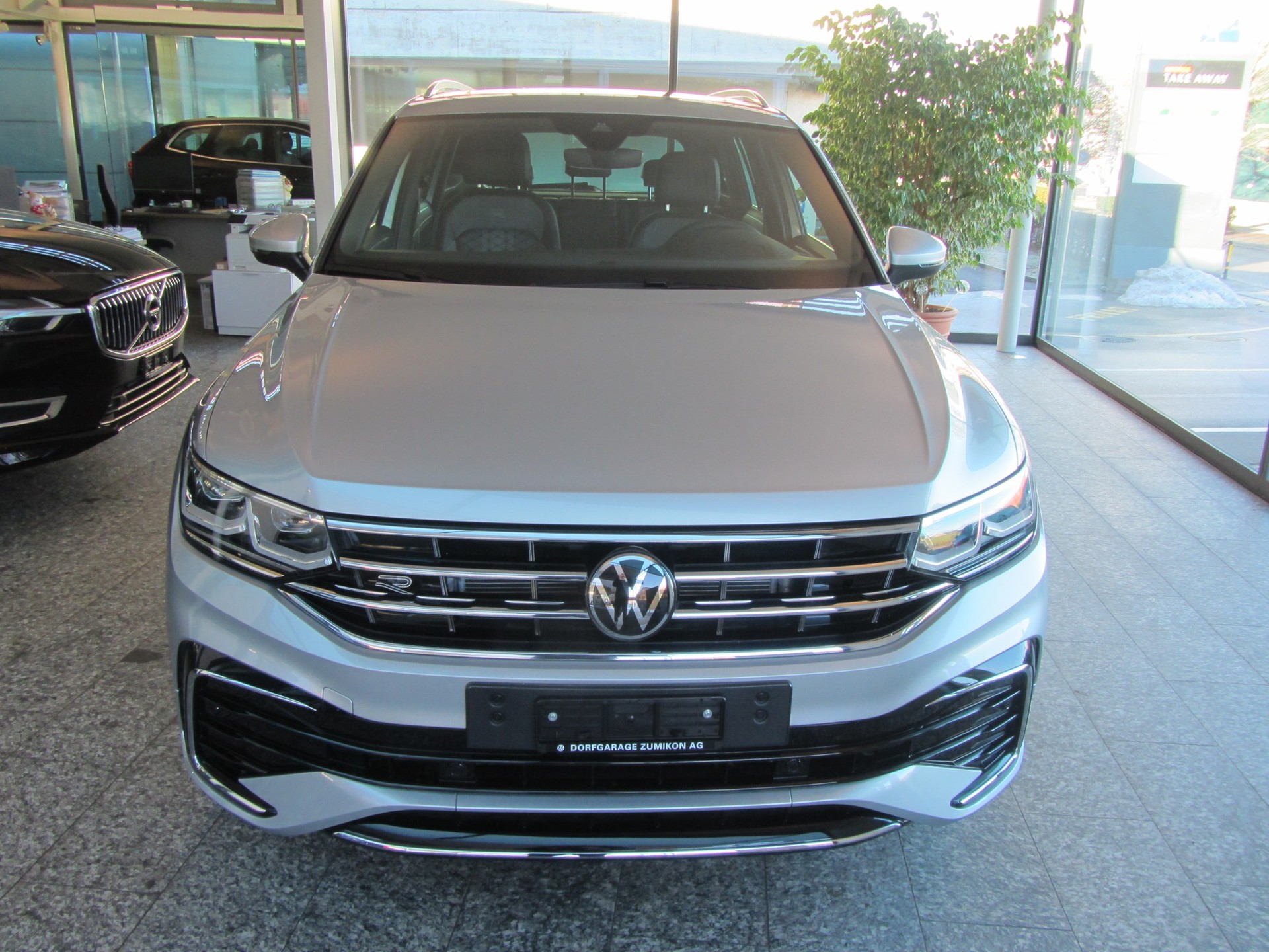 VW Tiguan 2.0 TDI SCR R-Line 4Motion DSG-image-0