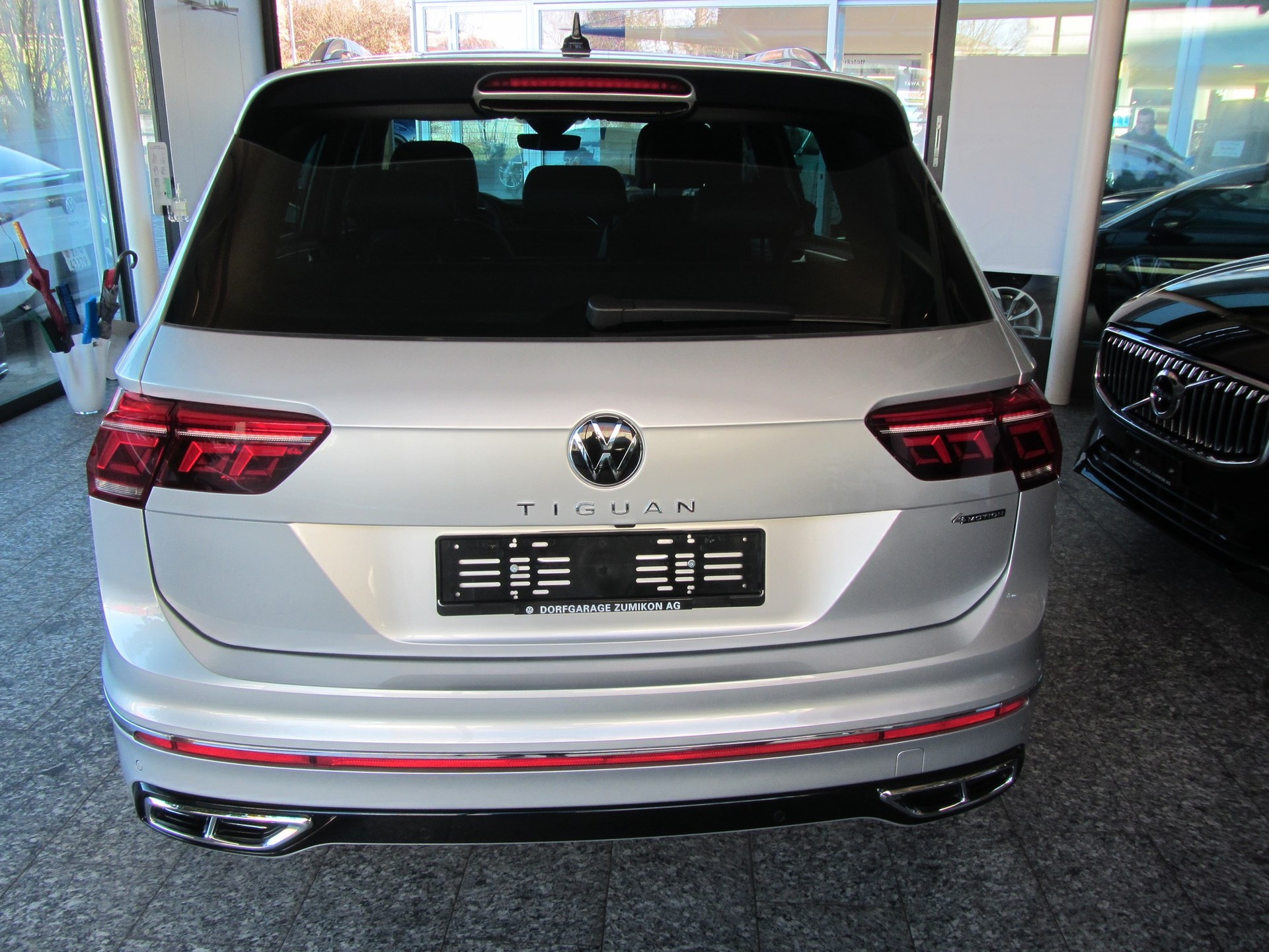 VW Tiguan 2.0 TDI SCR R-Line 4Motion DSG-image-3
