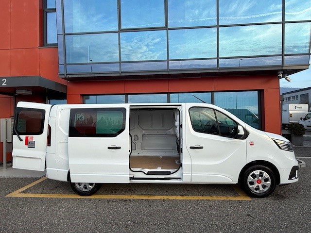 RENAULT Trucks Trafic RED Exklusiv E-Tech EV 52kWh L2-image-6