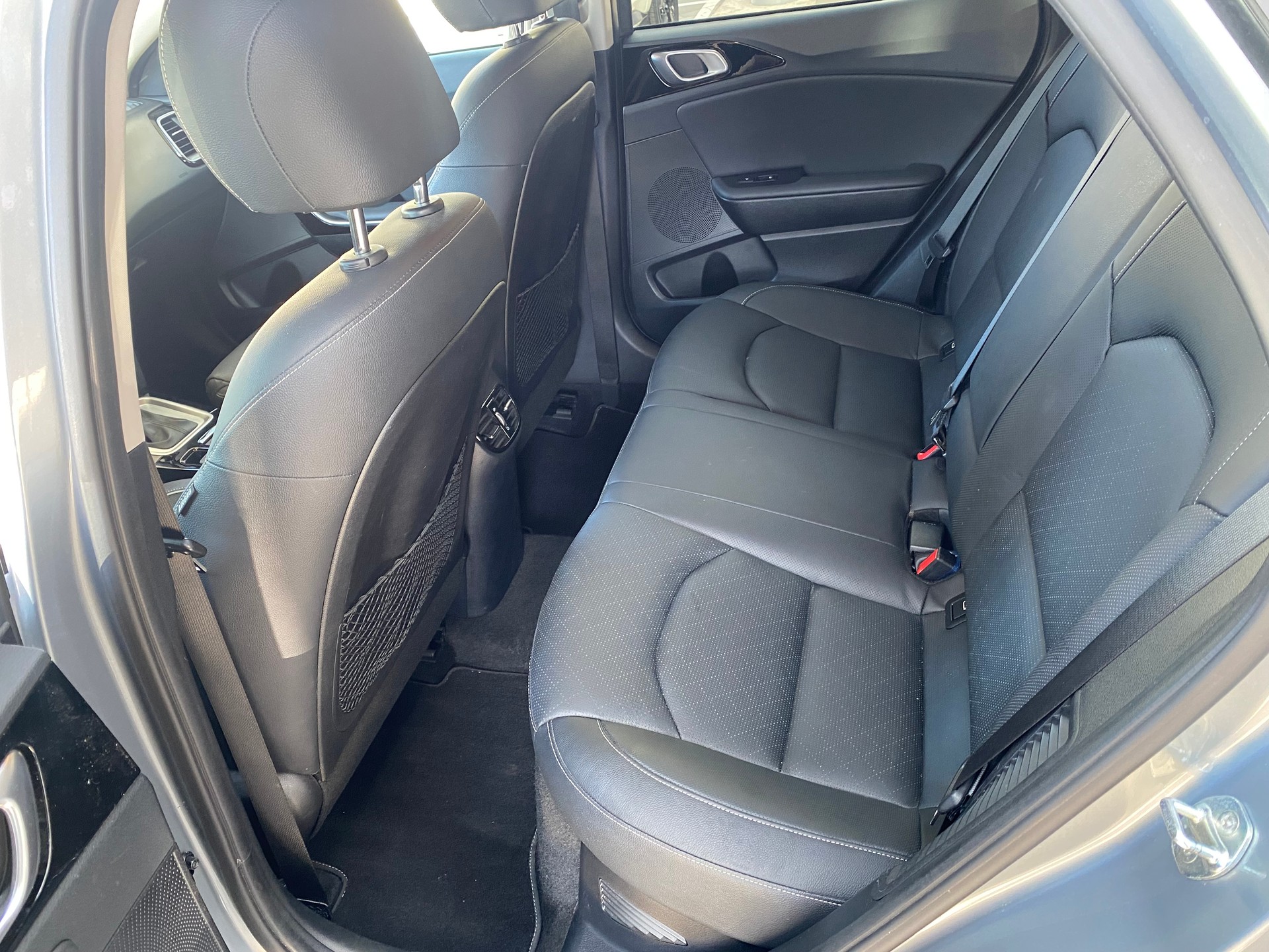 KIA Xceed 1.6 GDi Plug-in Hybrid Style DCT-image-5