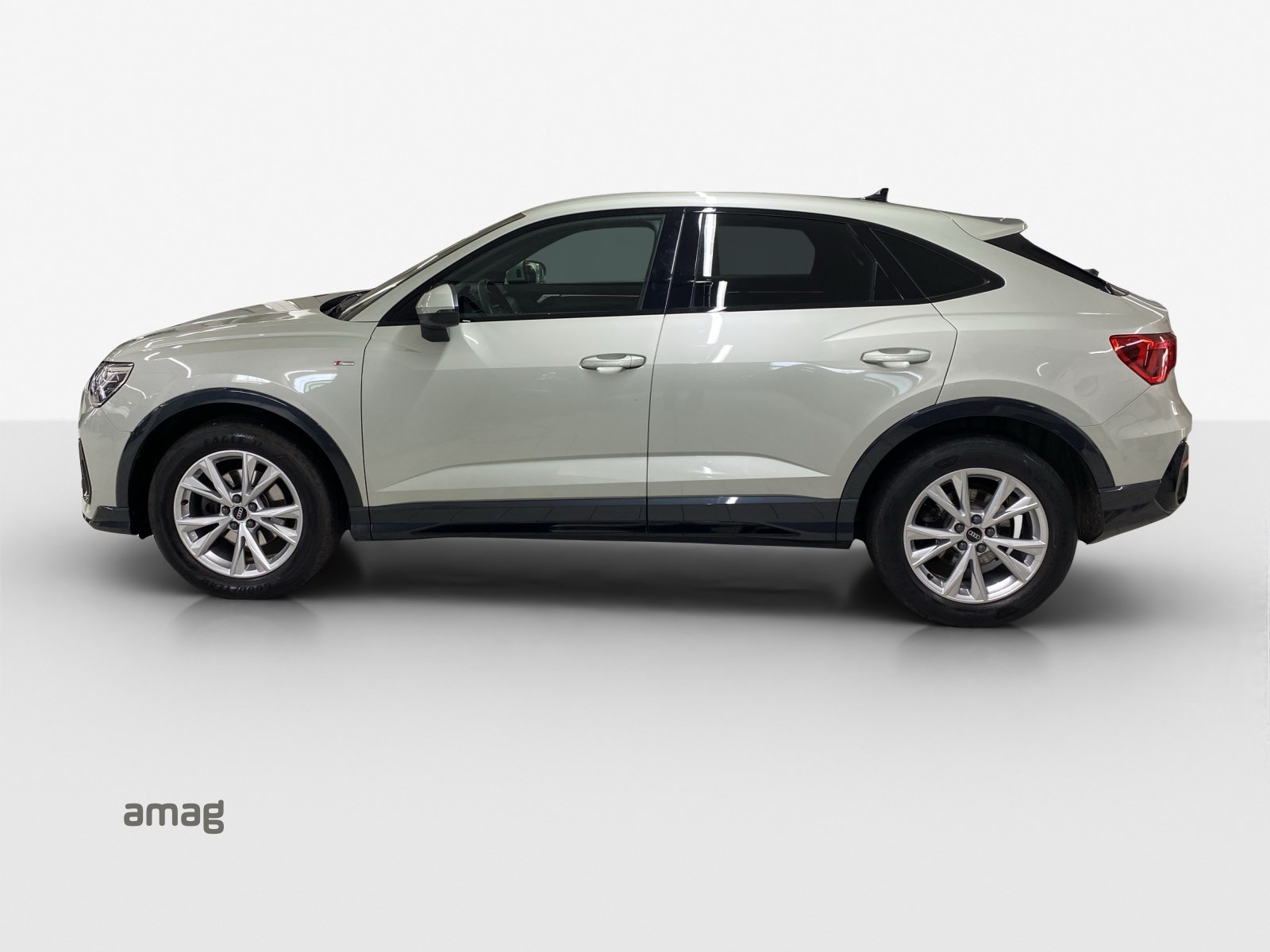 AUDI Q3 Sportback 35 TFSI S line Attraction-image-1