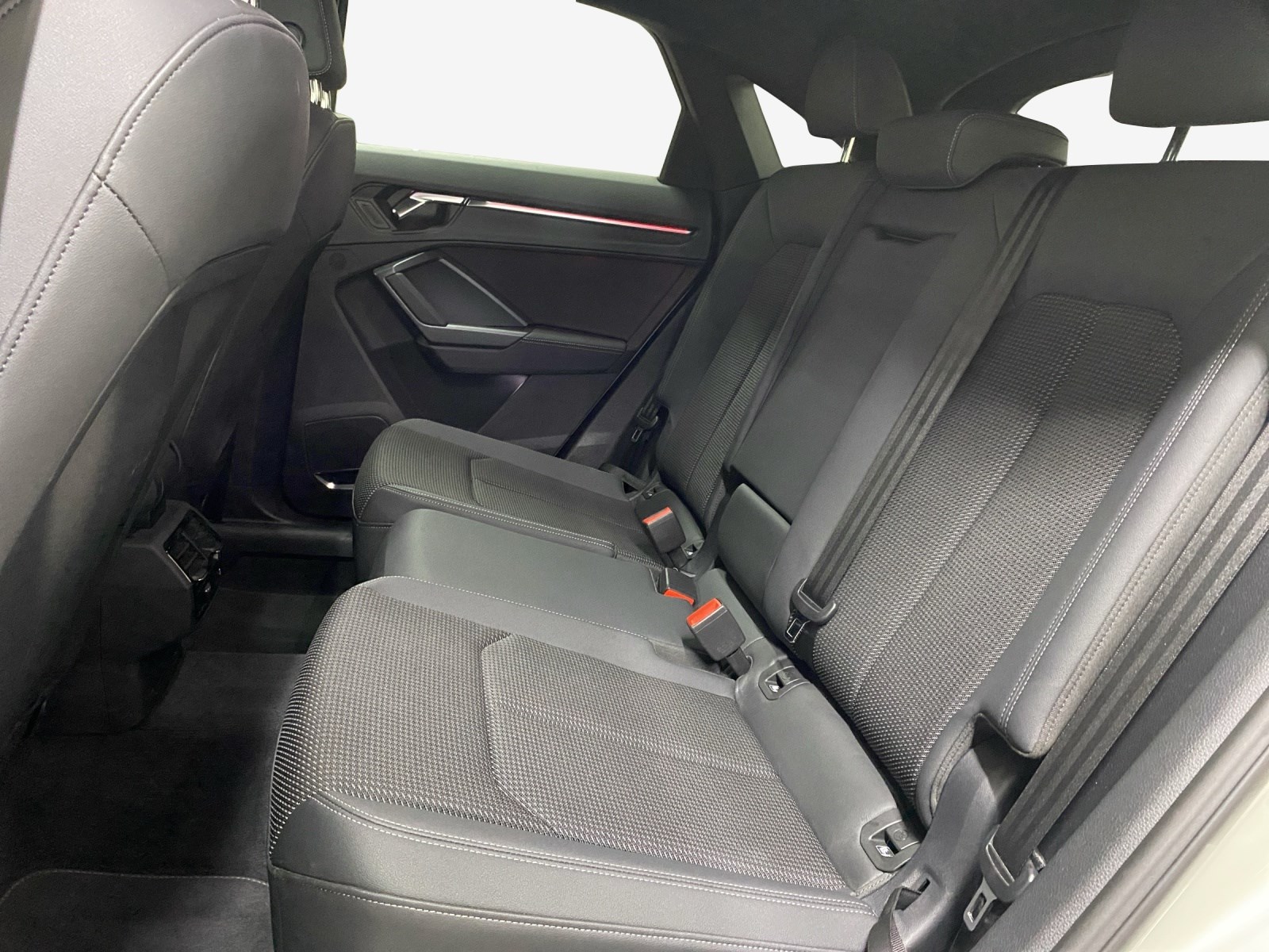 AUDI Q3 Sportback 35 TFSI S line Attraction-image-11