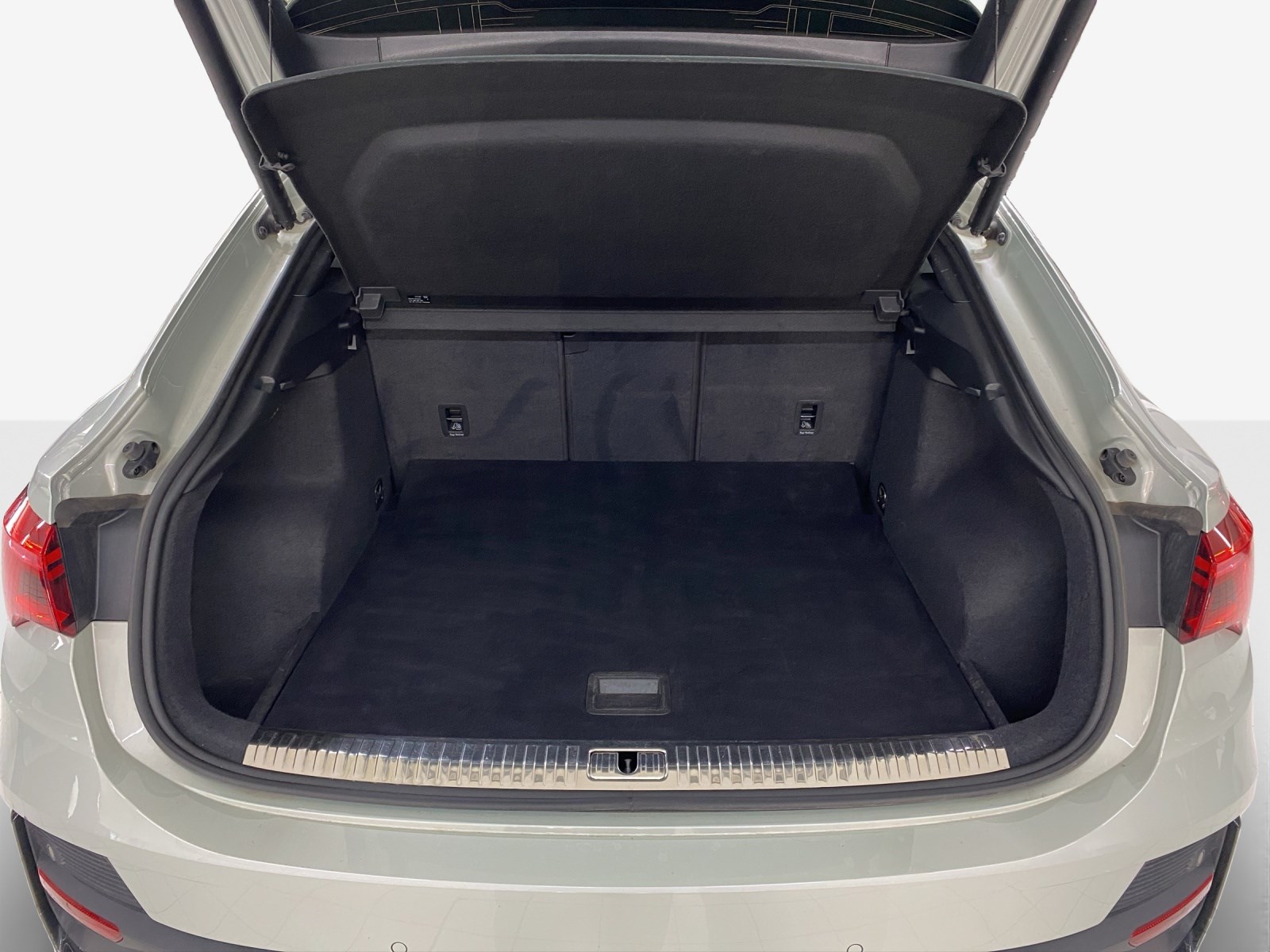AUDI Q3 Sportback 35 TFSI S line Attraction-image-12