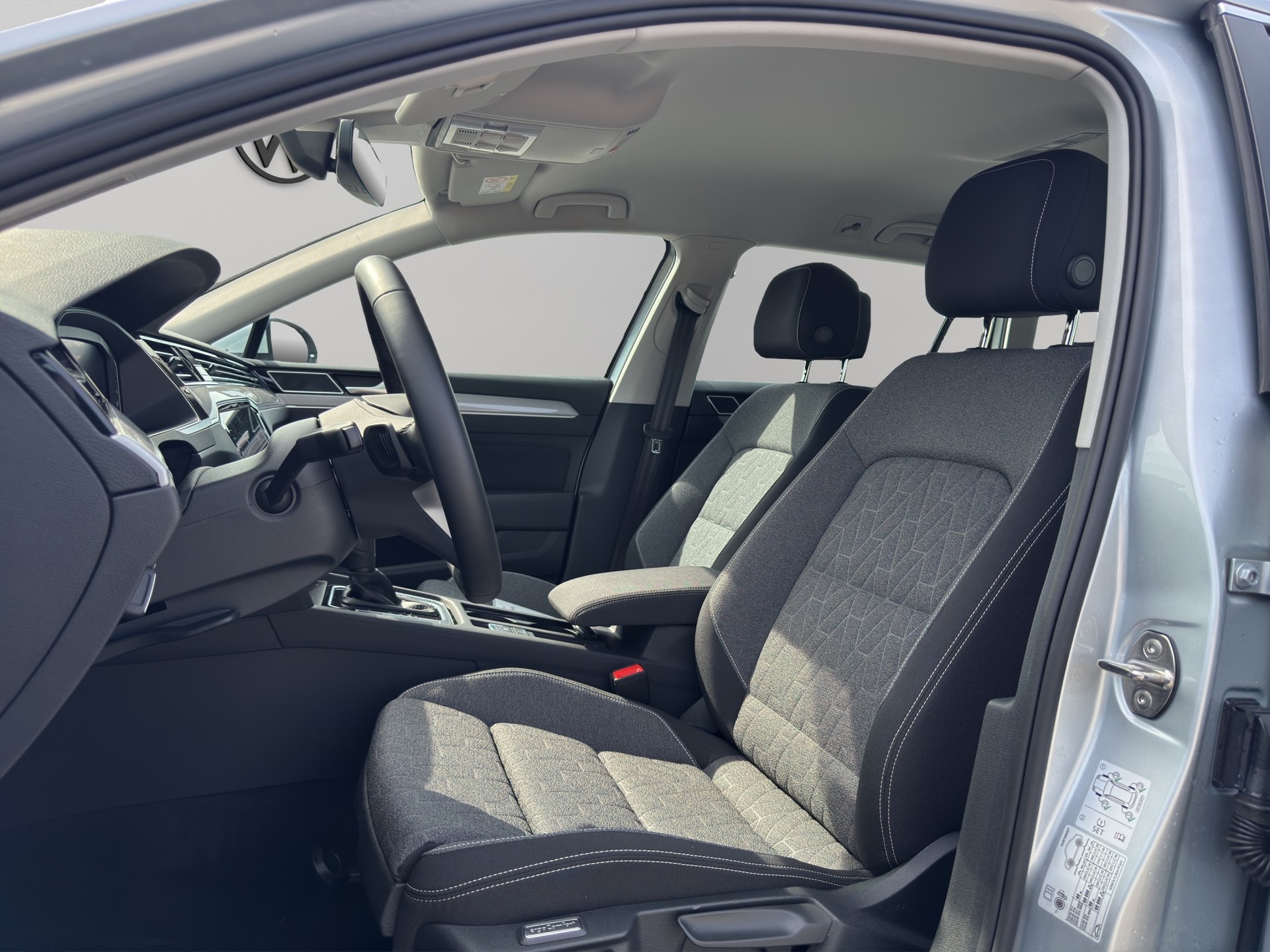 VW Passat 2.0 TDI BMT Business DSG-image-8