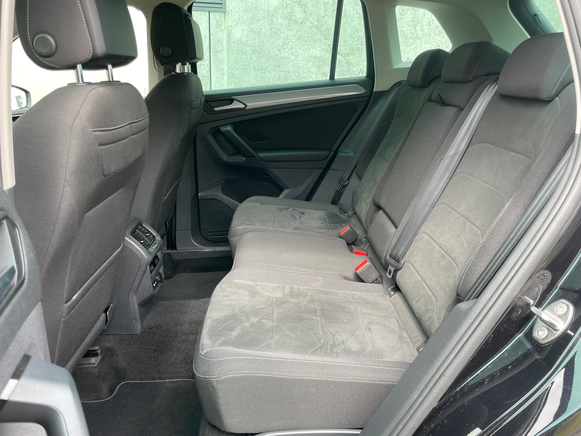 VW Tiguan 2.0TSI Elegance 4Motion DSG(45)(M)-image-7