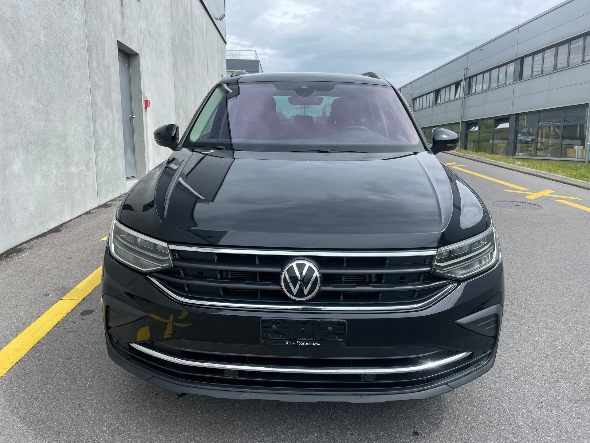 VW Tiguan 2.0TSI Elegance 4Motion DSG(45)(M)-image-1