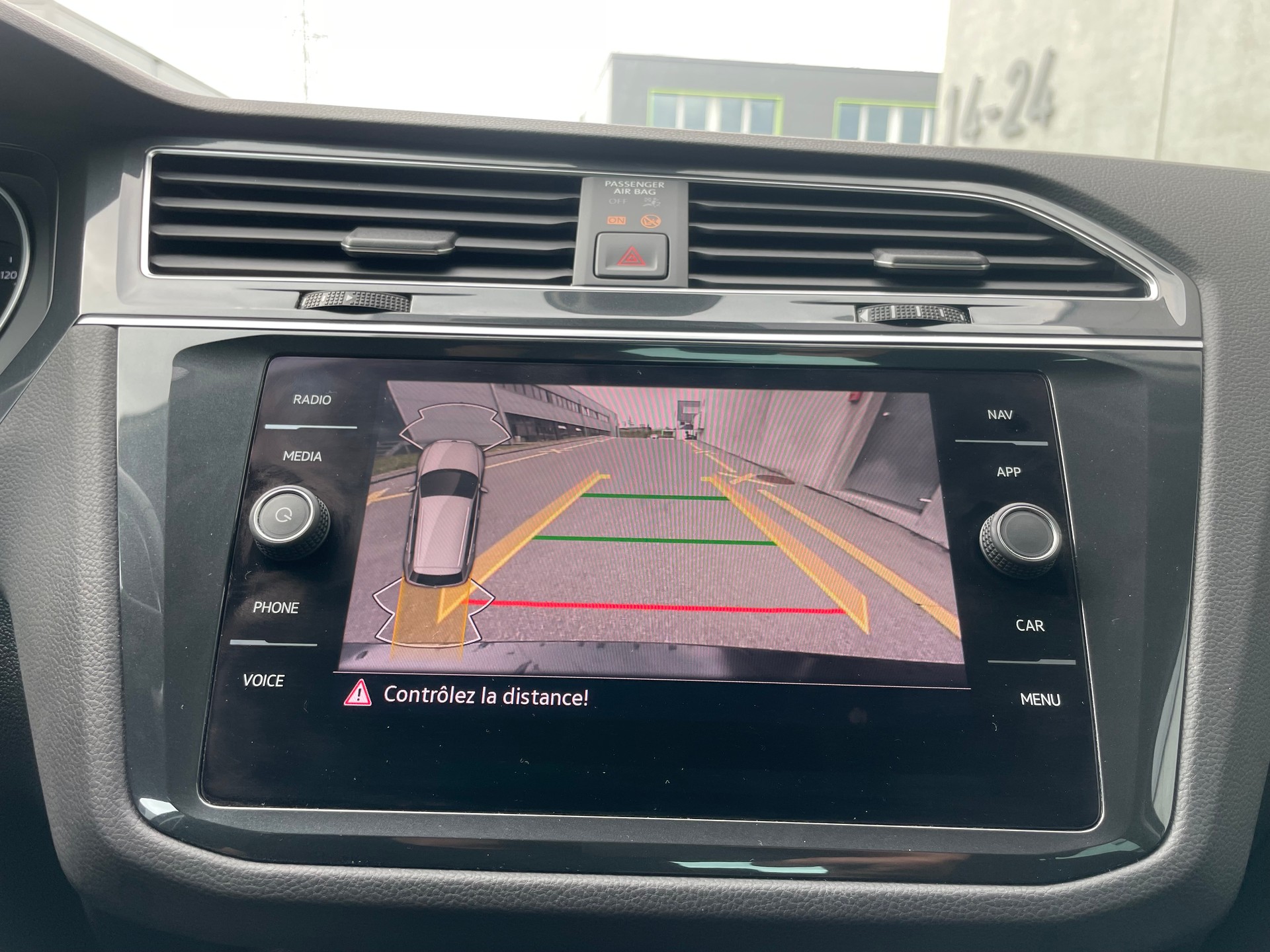 VW Tiguan 2.0TSI Elegance 4Motion DSG(45)(M)-image-15