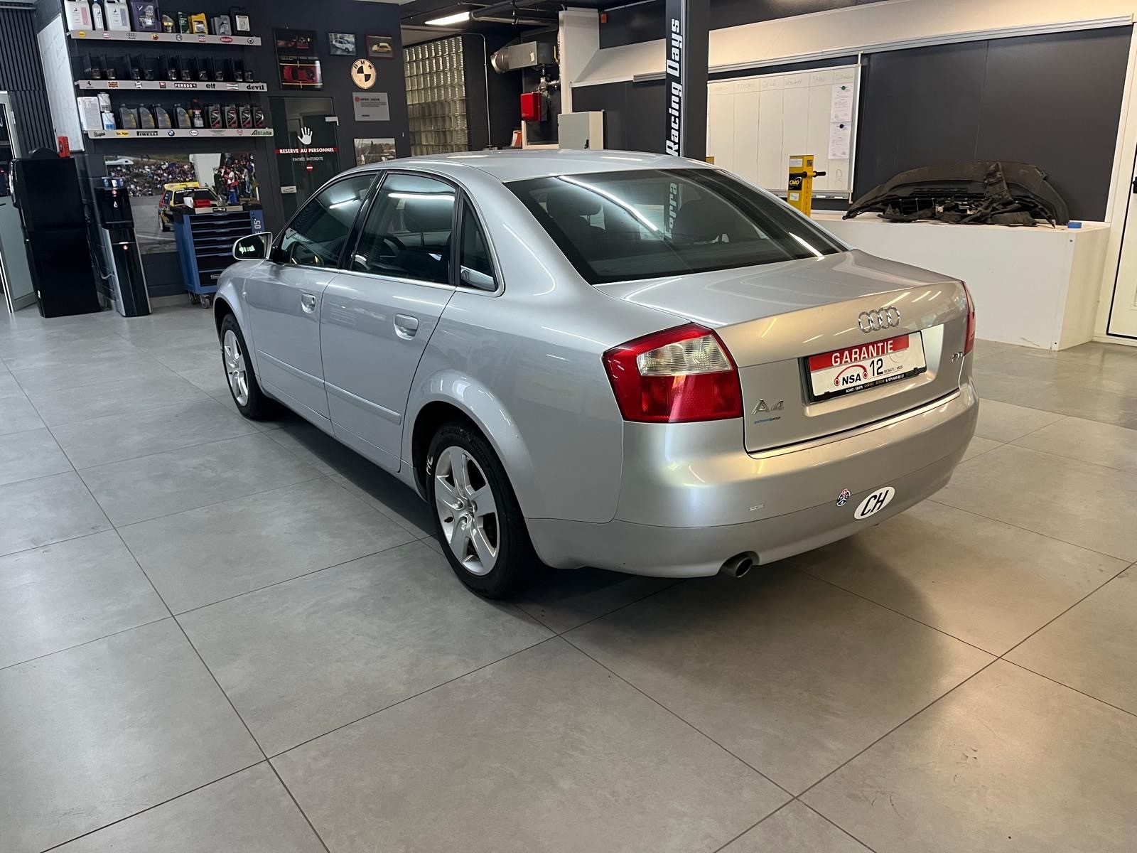 AUDI A4 2.0-image-5