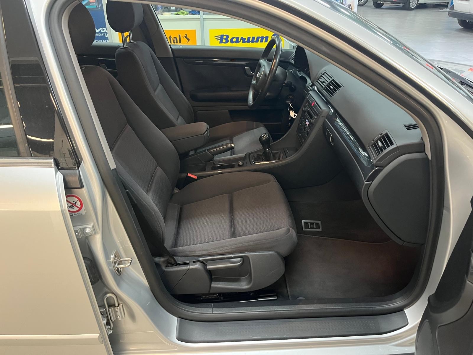 AUDI A4 2.0-image-11