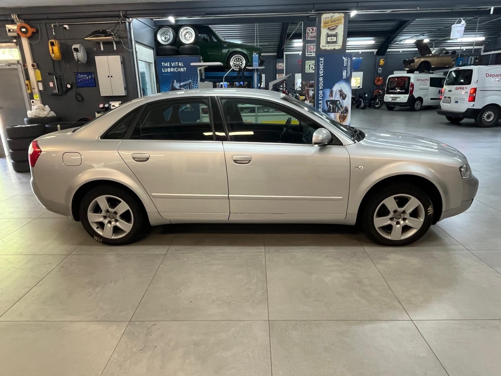 AUDI A4 2.0-image-6