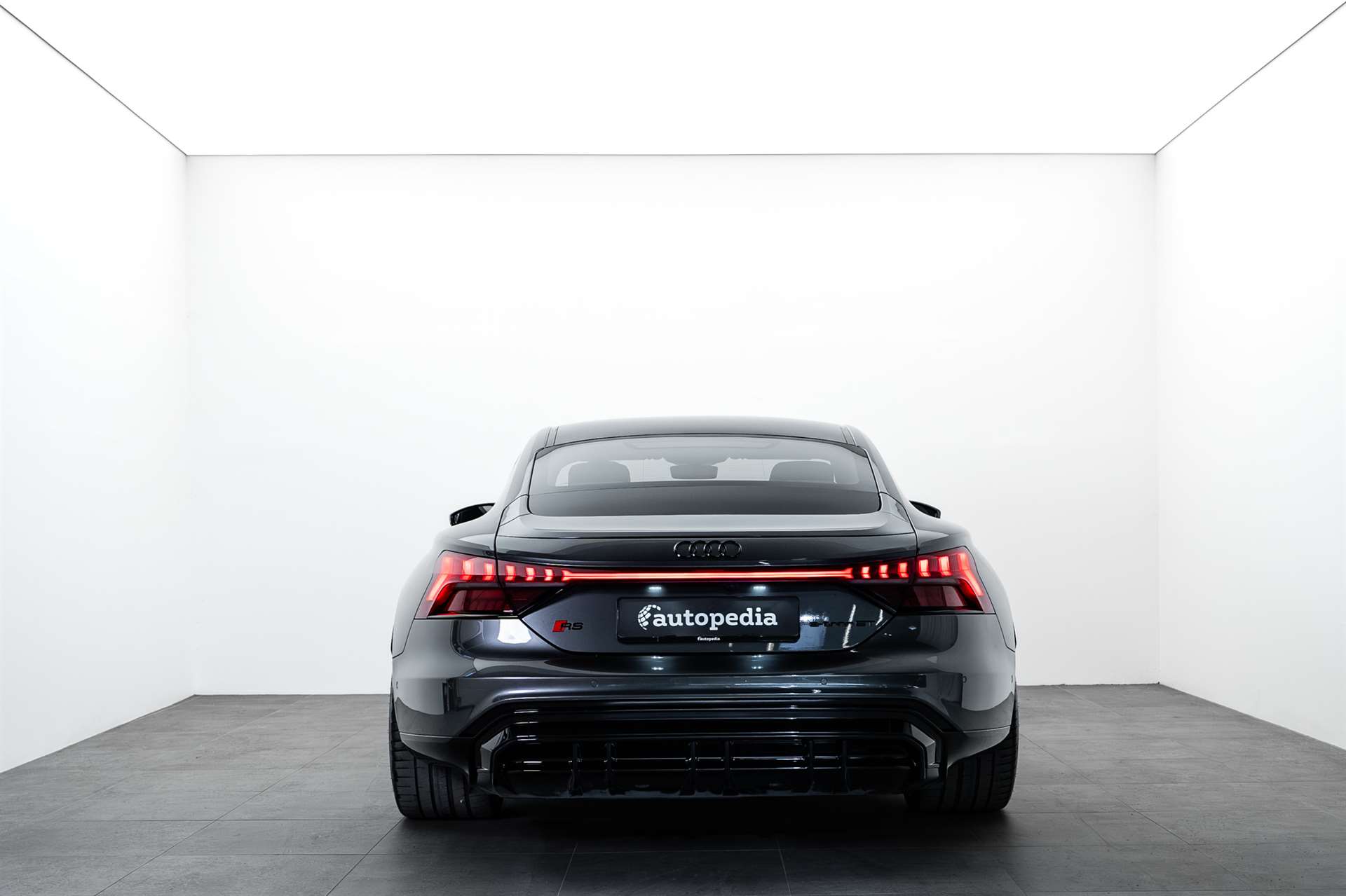 AUDI Audi RS e-tron GT-image-3