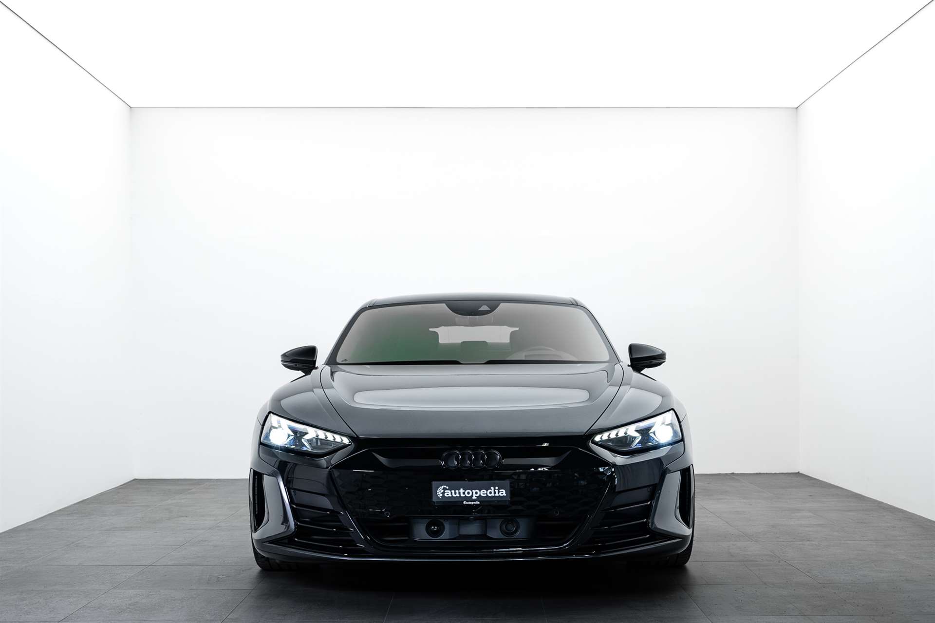 AUDI Audi RS e-tron GT-image-2