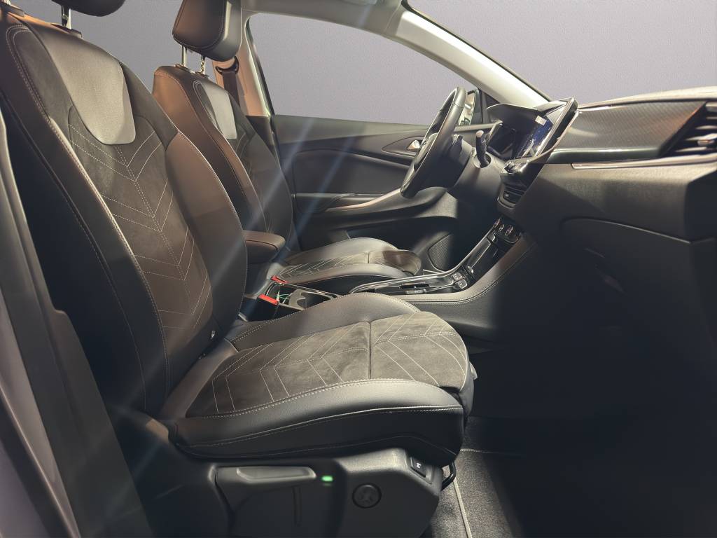 OPEL Grandland 1.6 Hybrid GS Line Automatik-image-10