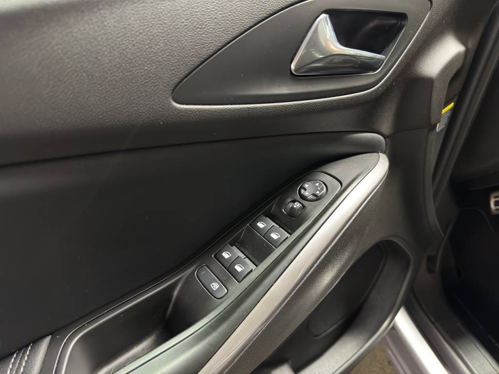 OPEL Grandland 1.6 Hybrid GS Line Automatik-image-12