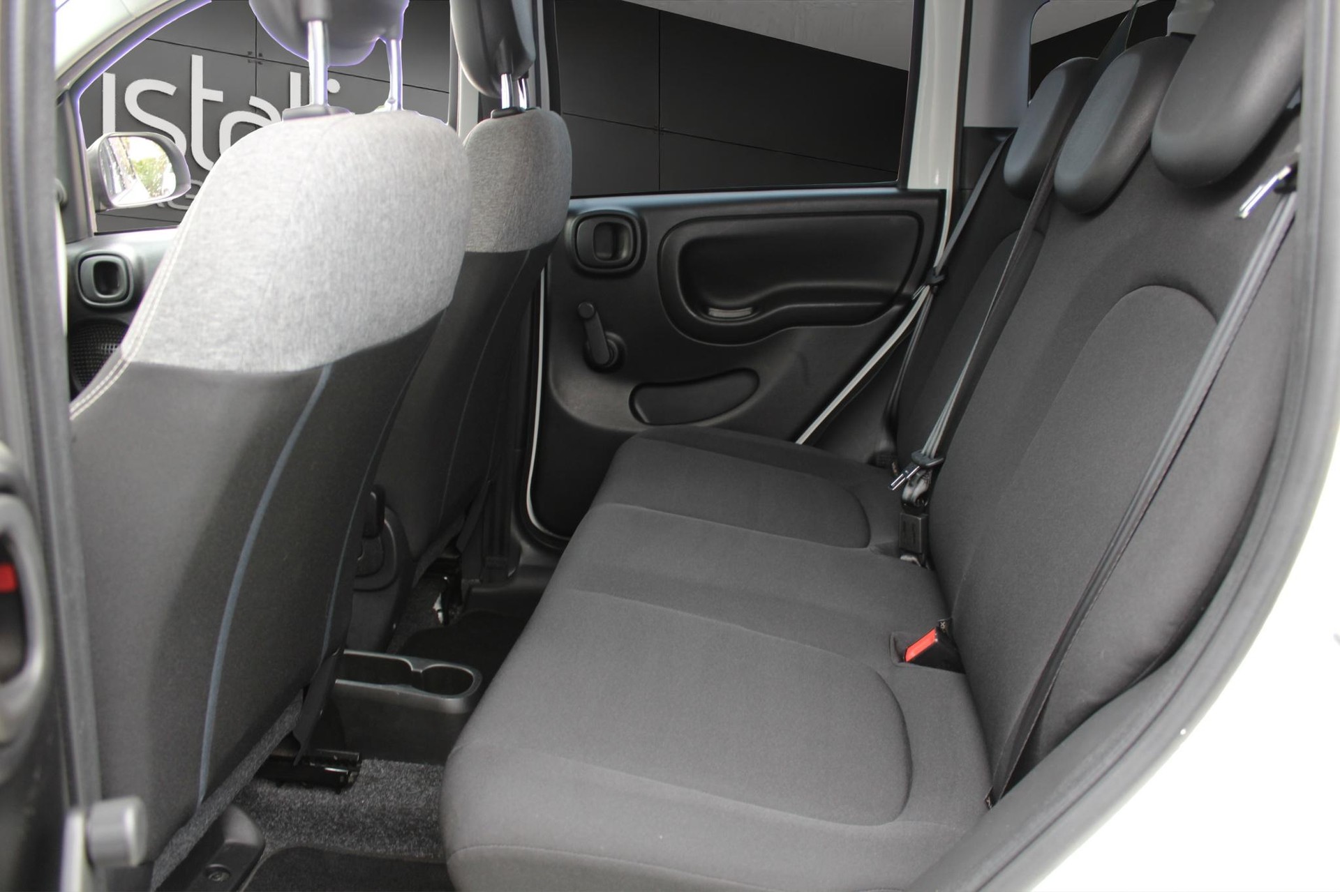 FIAT Panda 1.0 Hybrid City Life-image-8