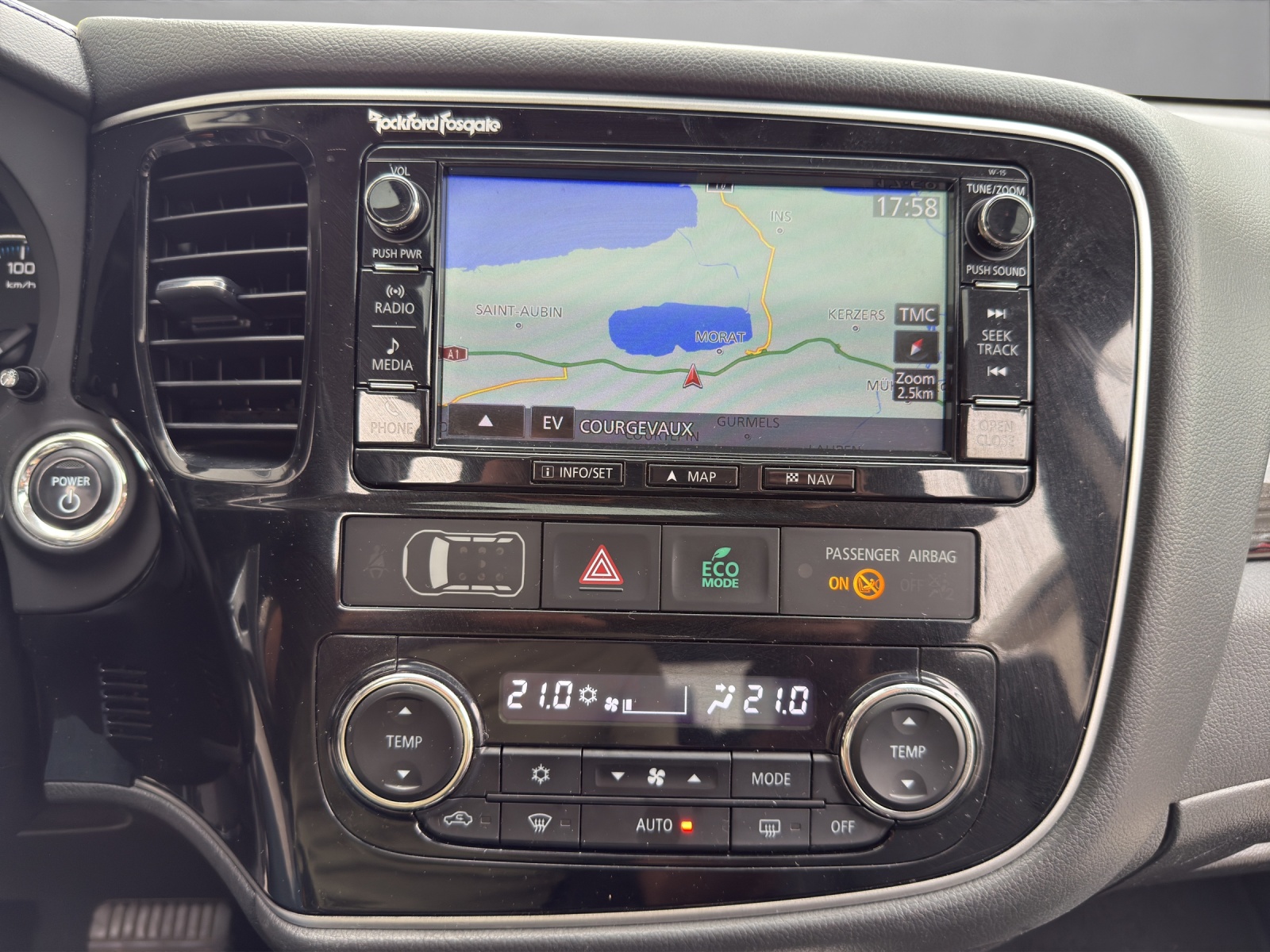 MITSUBISHI Outlander 2.0 PHEV Diamond 4WD Automatic-image-14