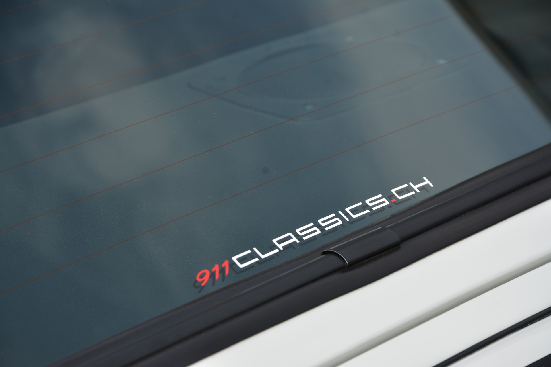 PORSCHE 911 3.3 Turbo-image-20