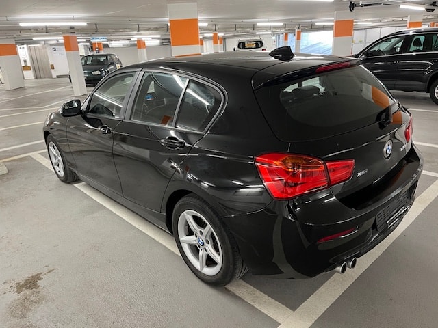 BMW 120d xDrive Sport Line Steptronic-image-3