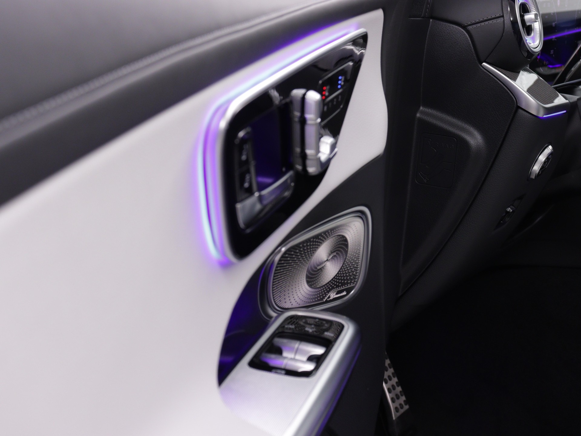 MERCEDES-BENZ GLC 220 d AMG Line 4matic-image-9
