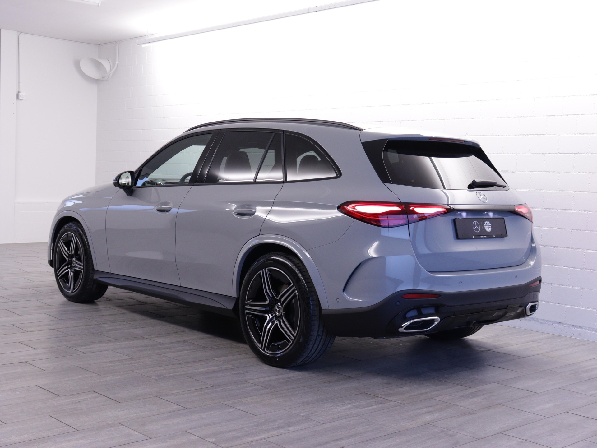 MERCEDES-BENZ GLC 220 d AMG Line 4matic-image-3
