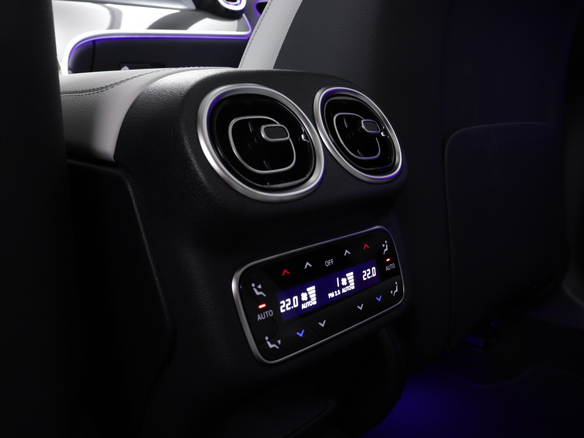 MERCEDES-BENZ GLC 220 d AMG Line 4matic-image-13