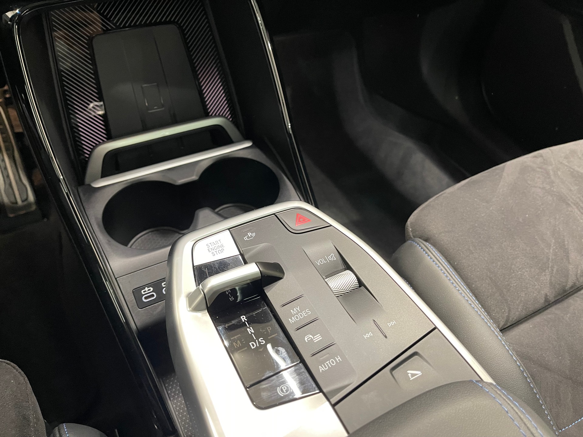 BMW 220i Active Tourer M Sport DKG *AHK*-image-18