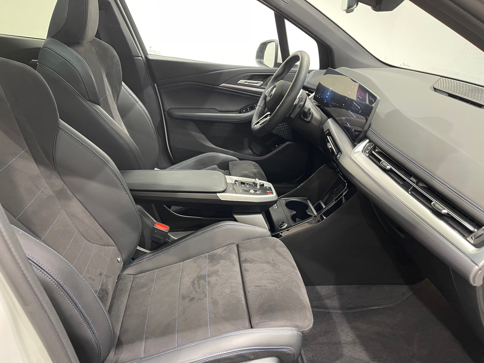BMW 220i Active Tourer M Sport DKG *AHK*-image-15