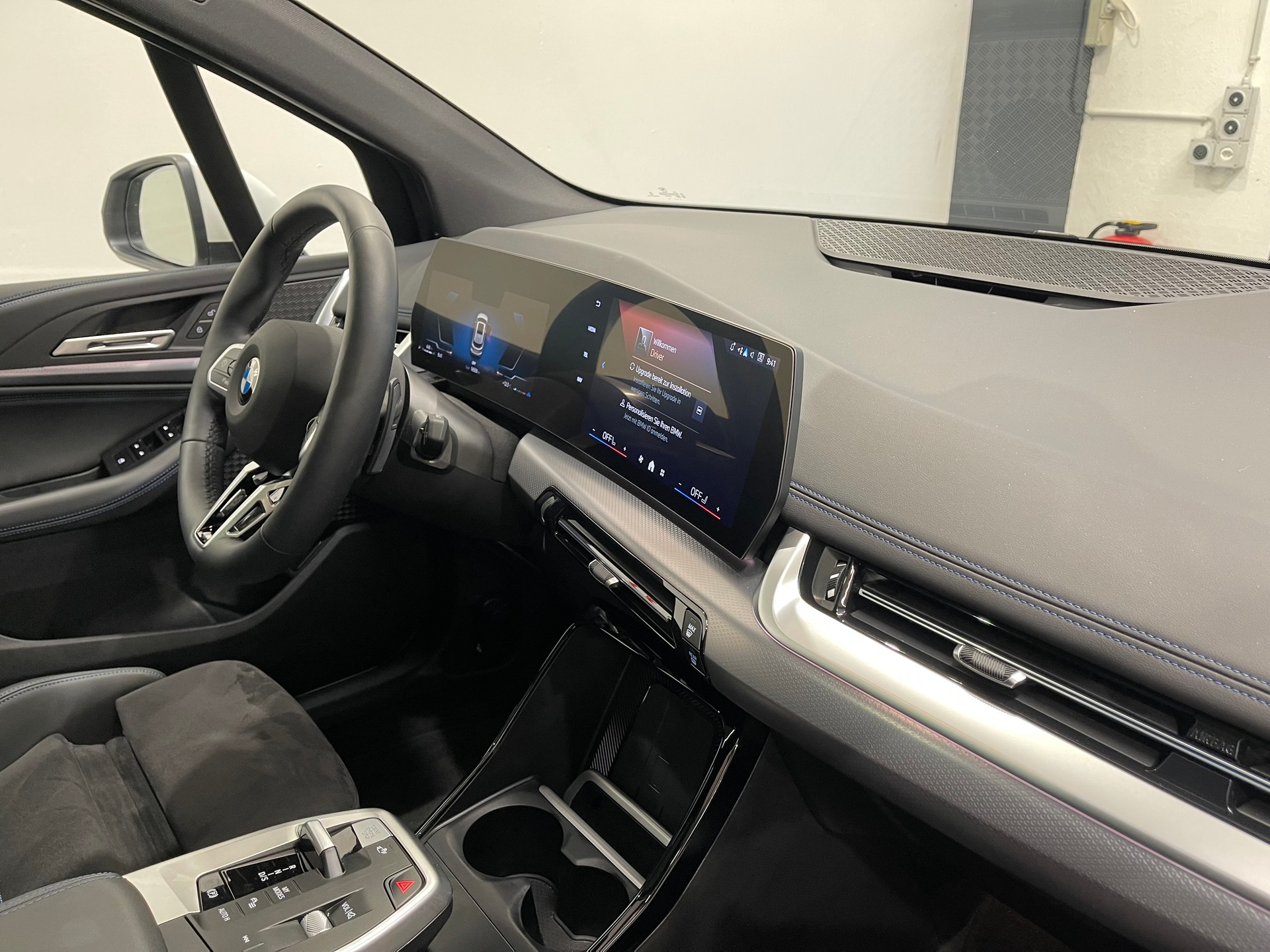 BMW 220i Active Tourer M Sport DKG *AHK*-image-17