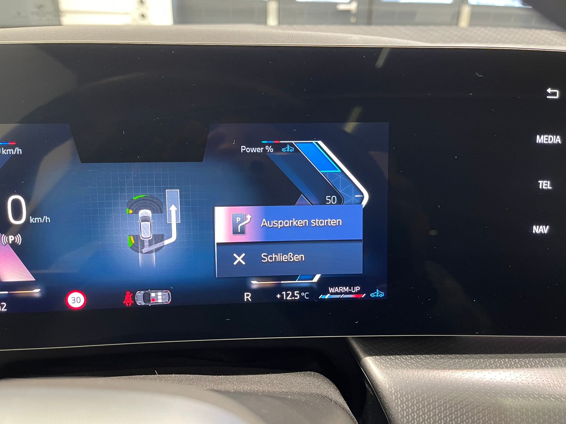 BMW 220i Active Tourer M Sport DKG *AHK*-image-22