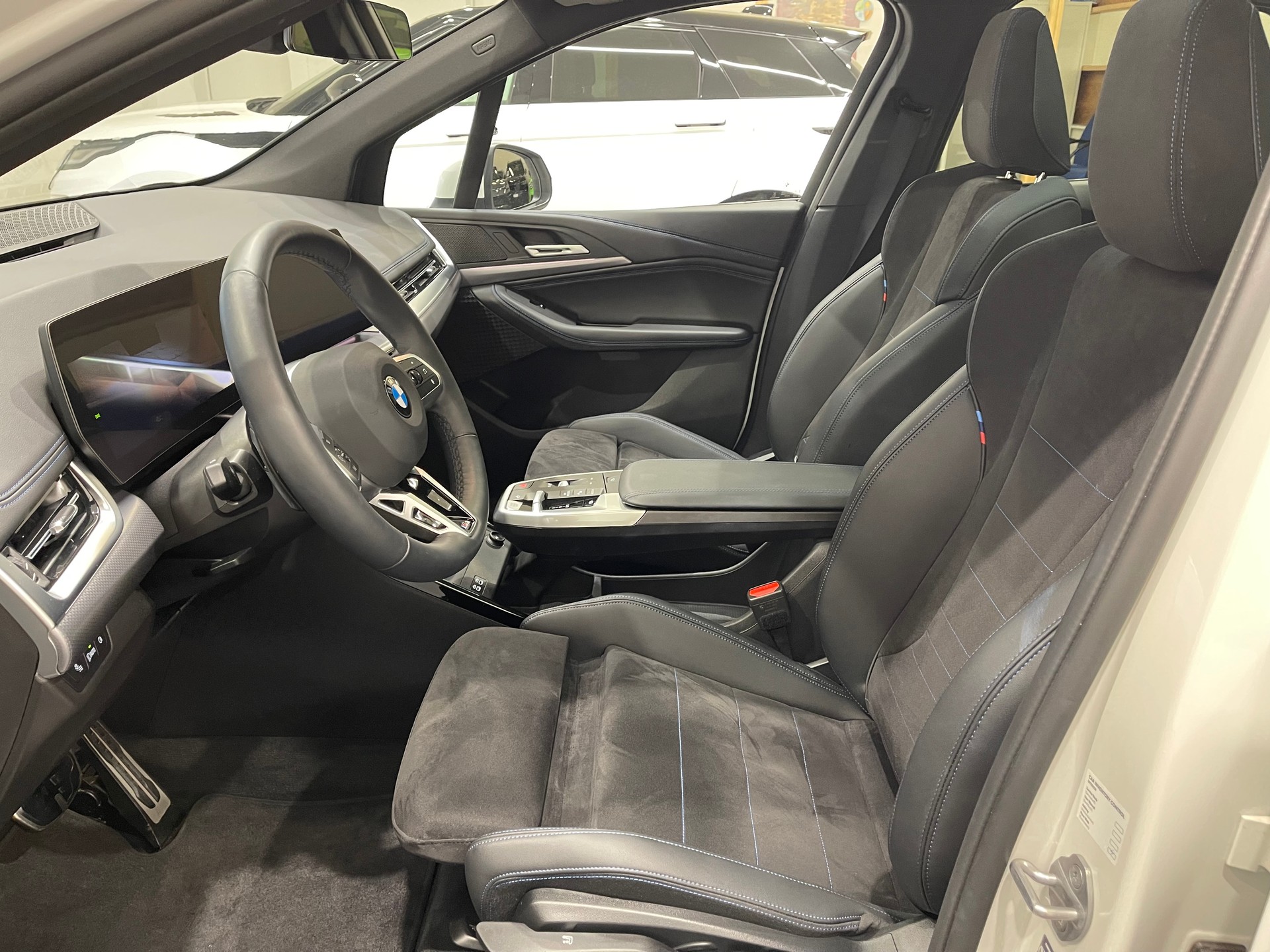BMW 220i Active Tourer M Sport DKG *AHK*-image-8
