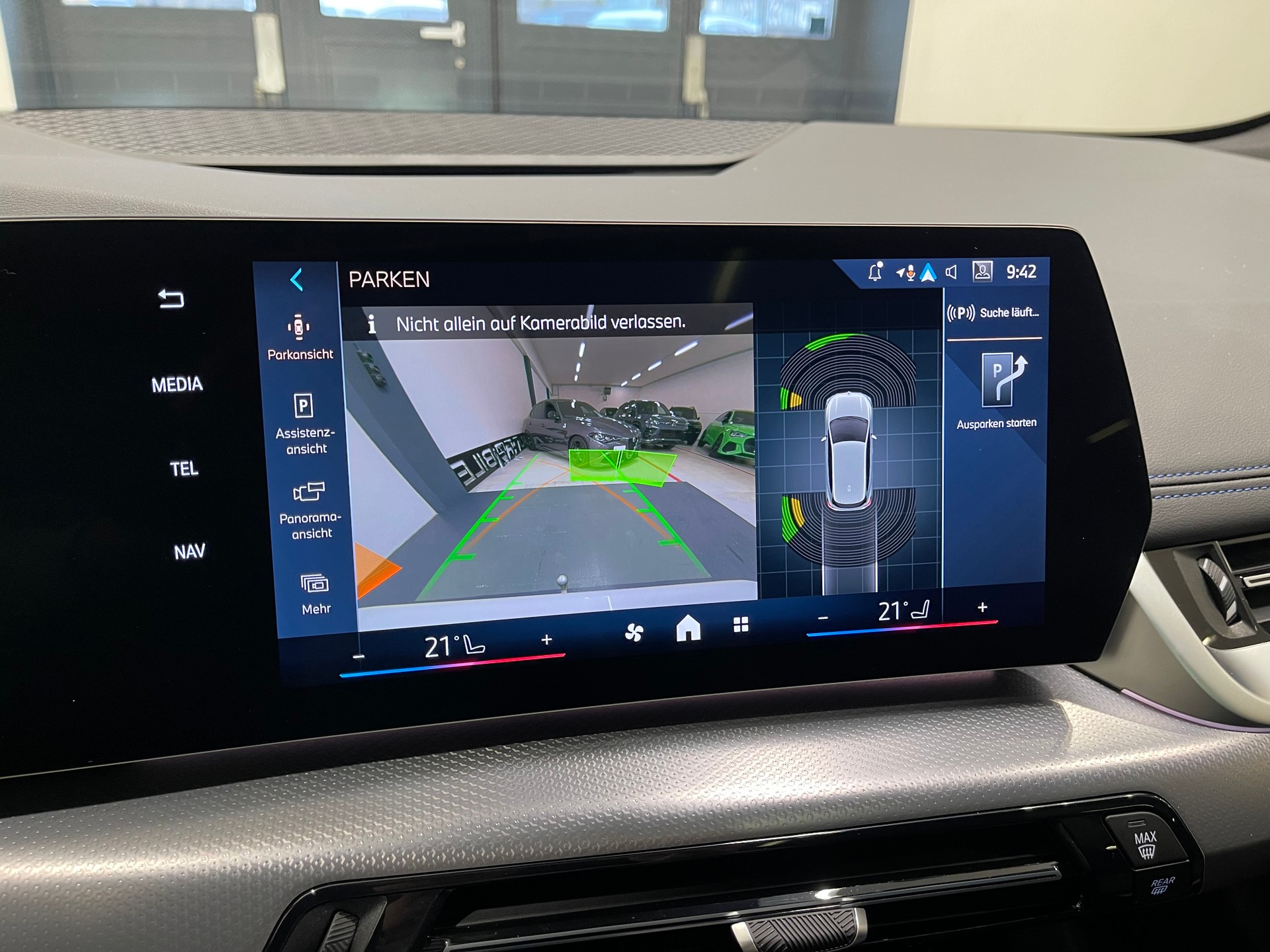 BMW 220i Active Tourer M Sport DKG *AHK*-image-21