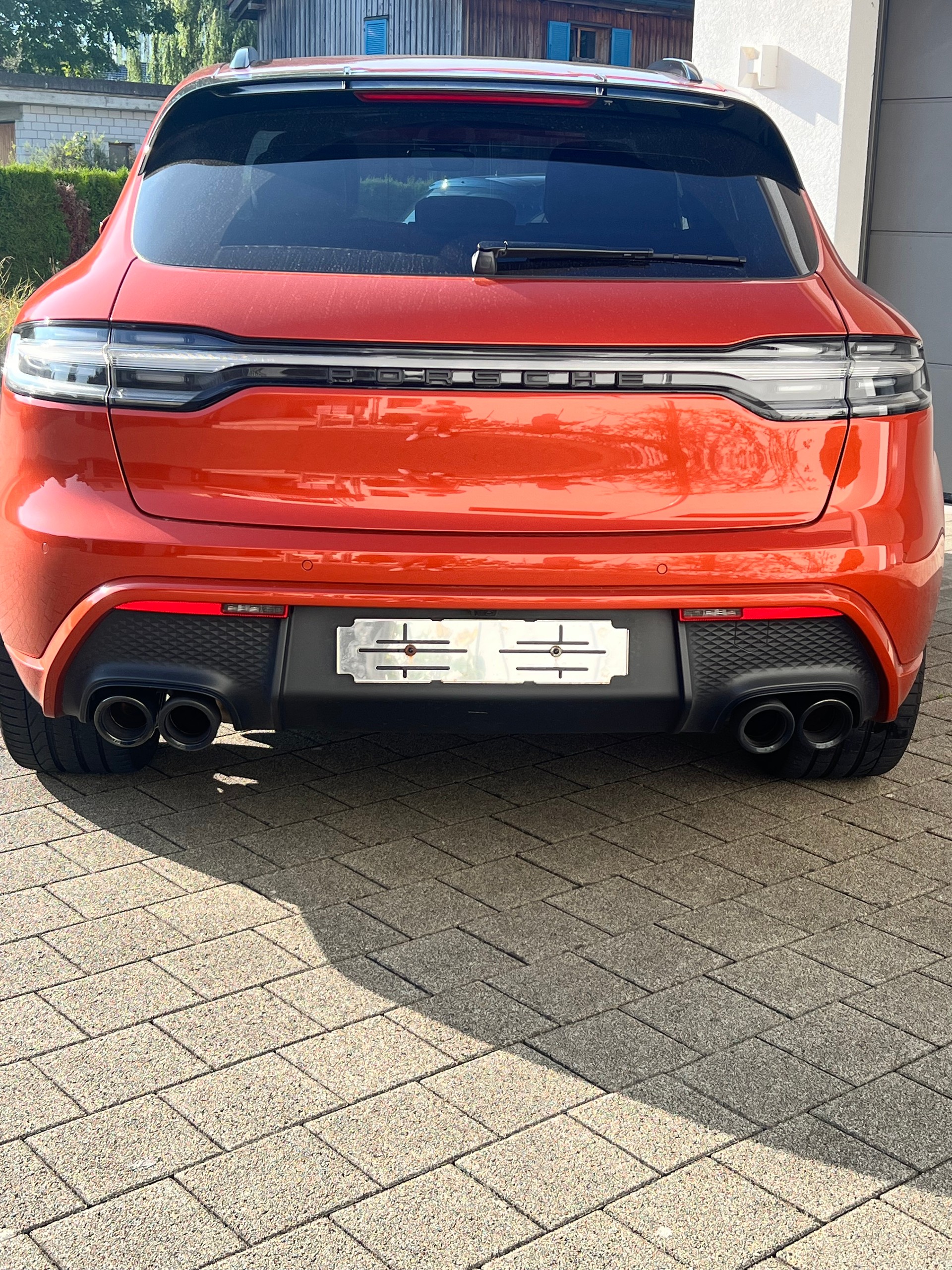 PORSCHE Macan GTS PDK-image-2