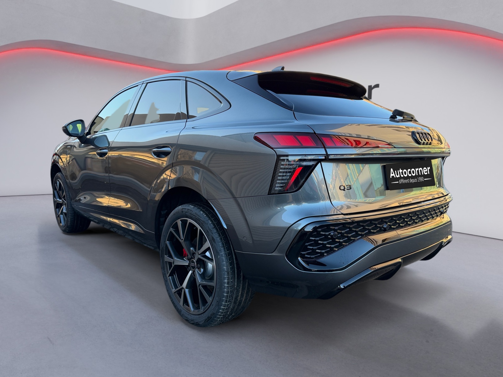 AUDI Q3 Sportback e-hybrid 200 kW S tronig-image-2