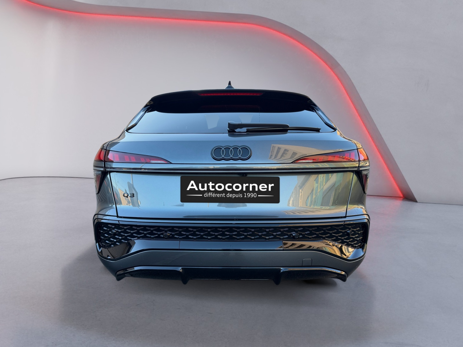 AUDI Q3 Sportback e-hybrid 200 kW S tronig-image-3