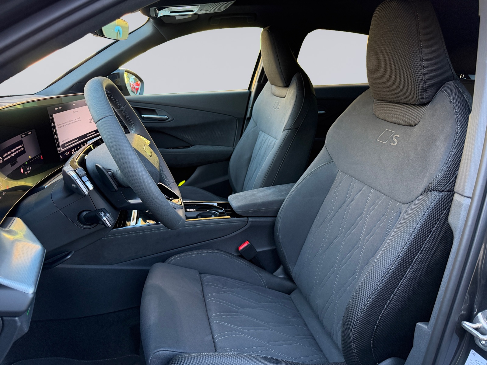 AUDI Q3 Sportback e-hybrid 200 kW S tronig-image-6