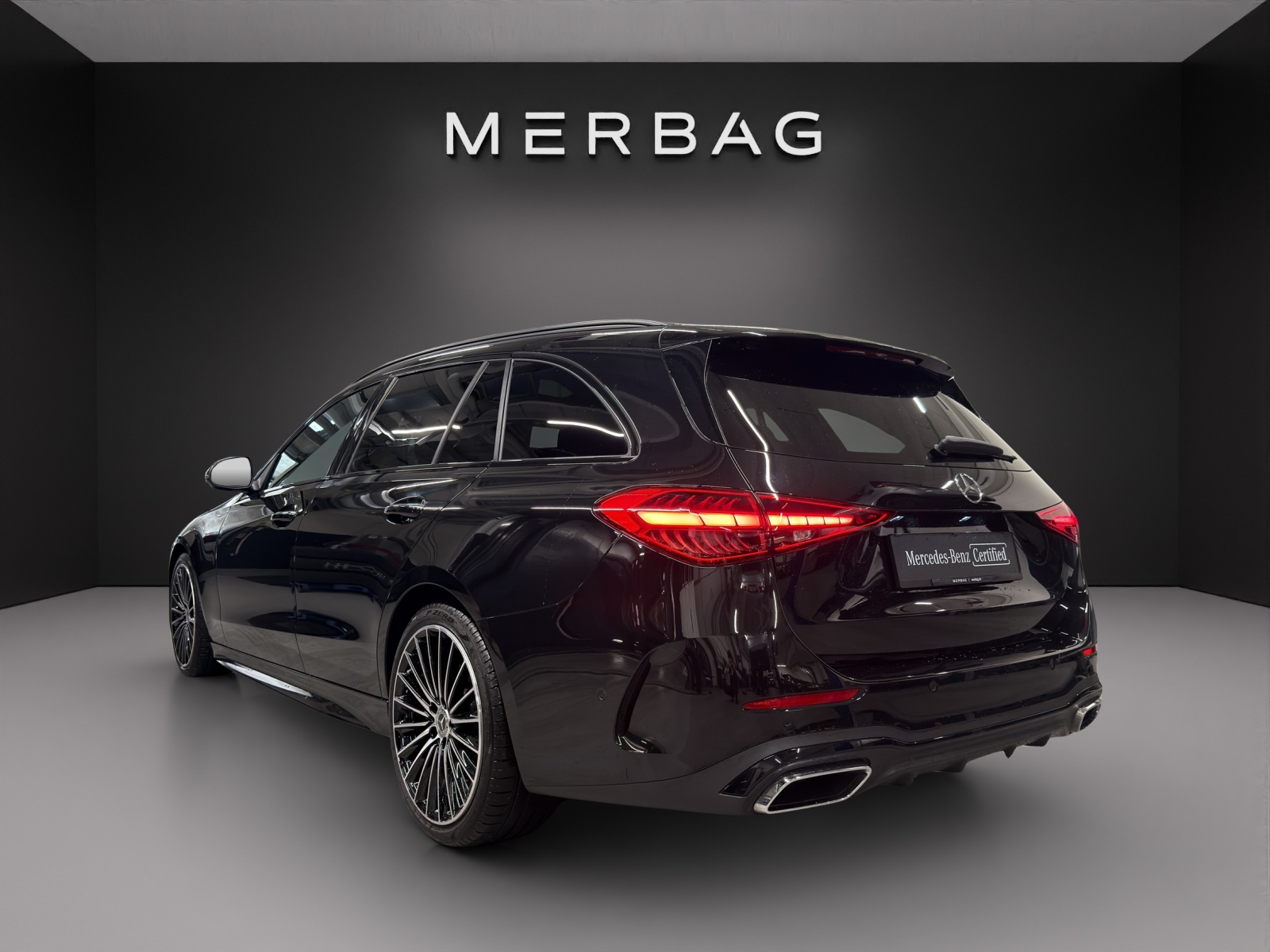 MERCEDES-BENZ C 220 d T 4 Matic-image-4