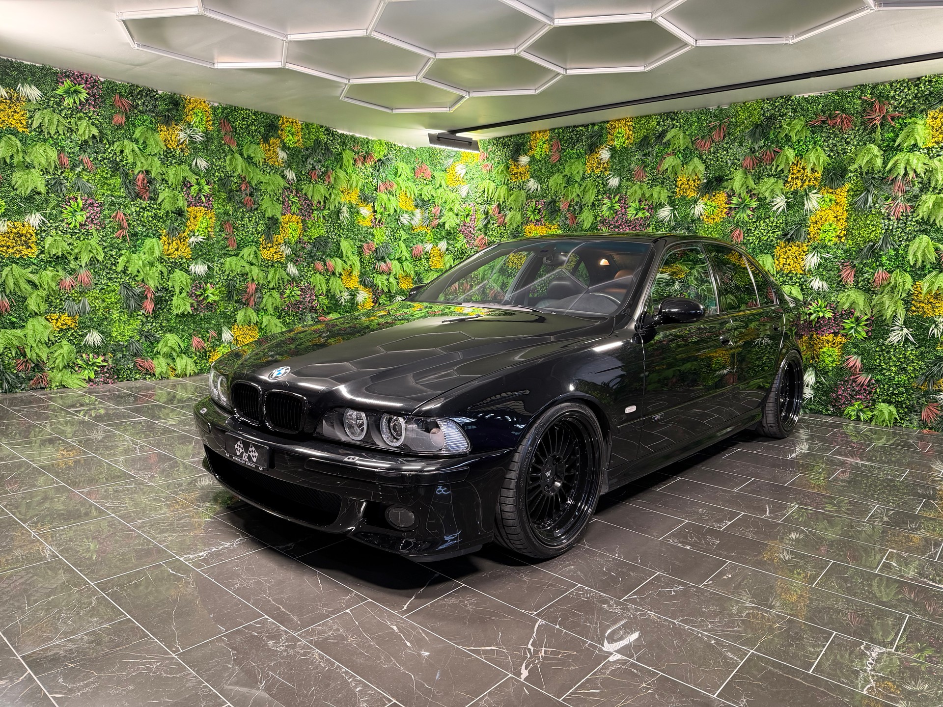 BMW M5-image-3