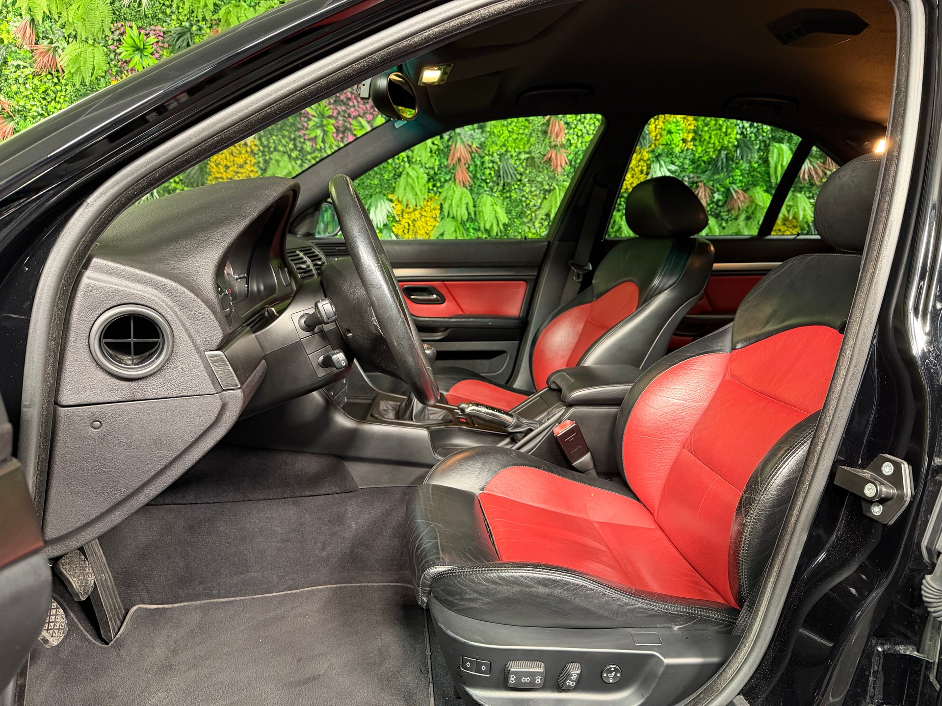 BMW M5-image-12