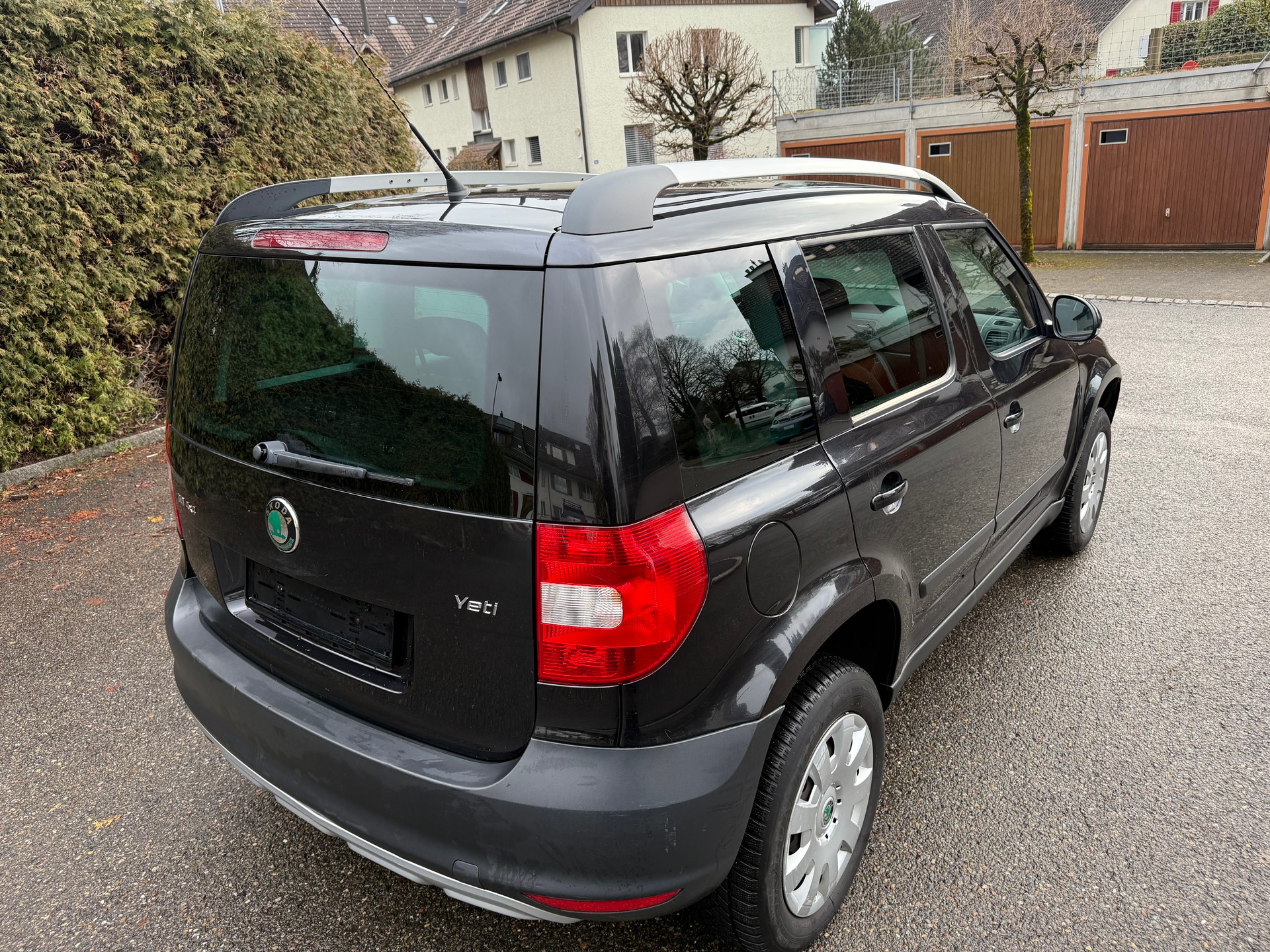 SKODA Yeti 2.0 TDI Clever 4x4 DSG Frisch MFK-image-5