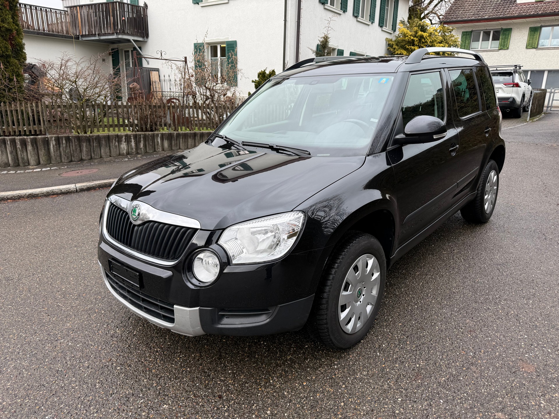 SKODA Yeti 2.0 TDI Clever 4x4 DSG Frisch MFK