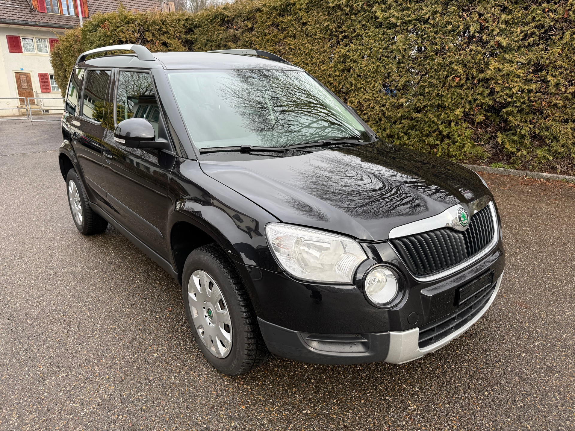 SKODA Yeti 2.0 TDI Clever 4x4 DSG Frisch MFK-image-1