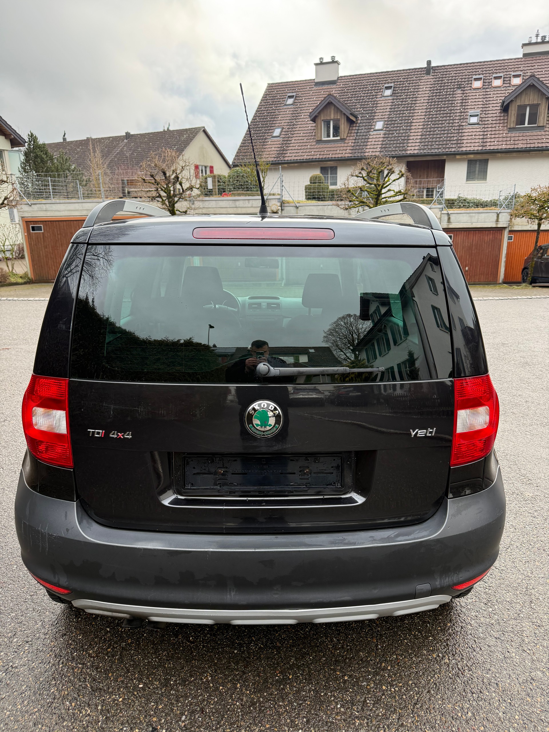 SKODA Yeti 2.0 TDI Clever 4x4 DSG Frisch MFK-image-7