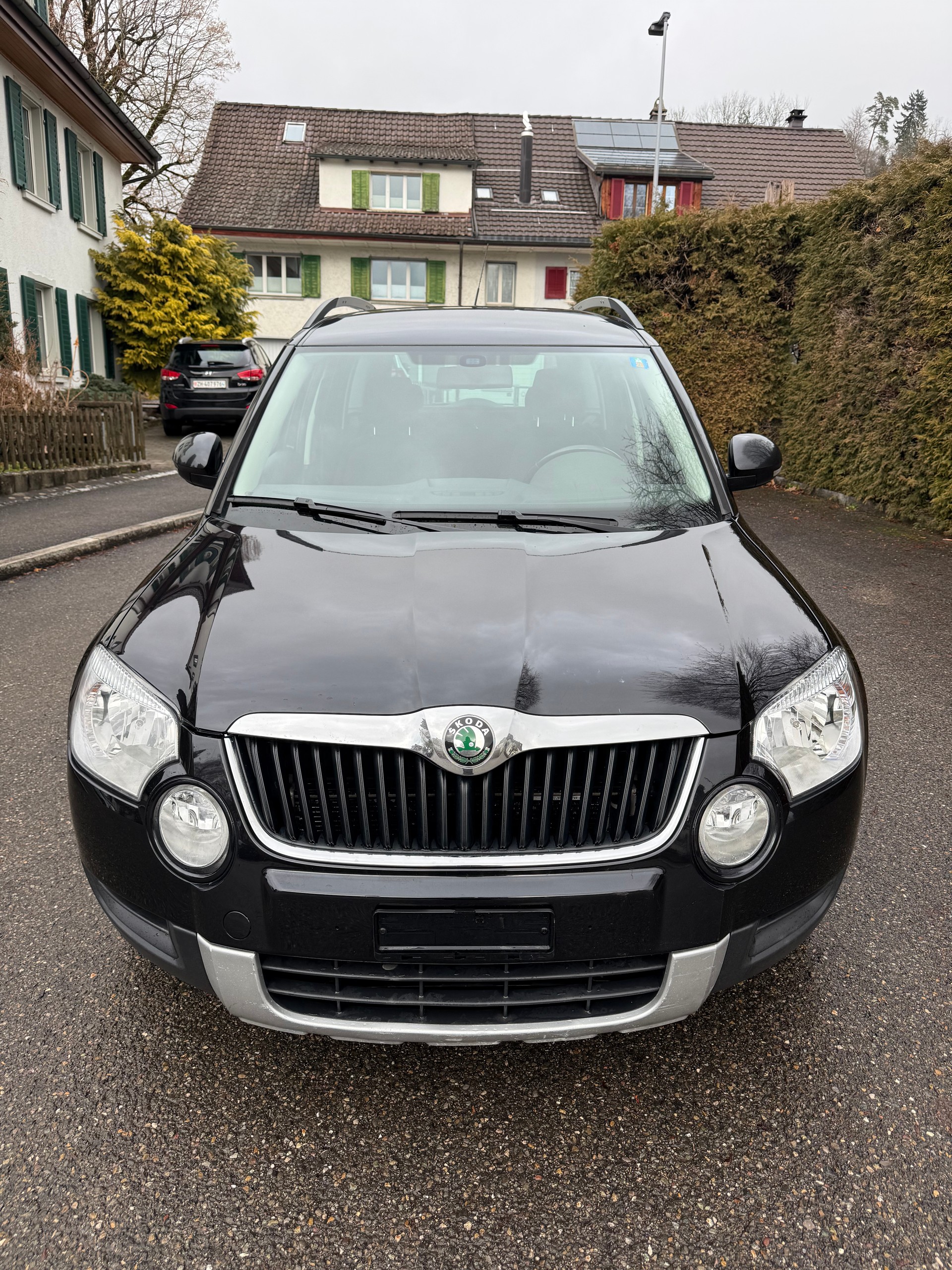 SKODA Yeti 2.0 TDI Clever 4x4 DSG Frisch MFK-image-6