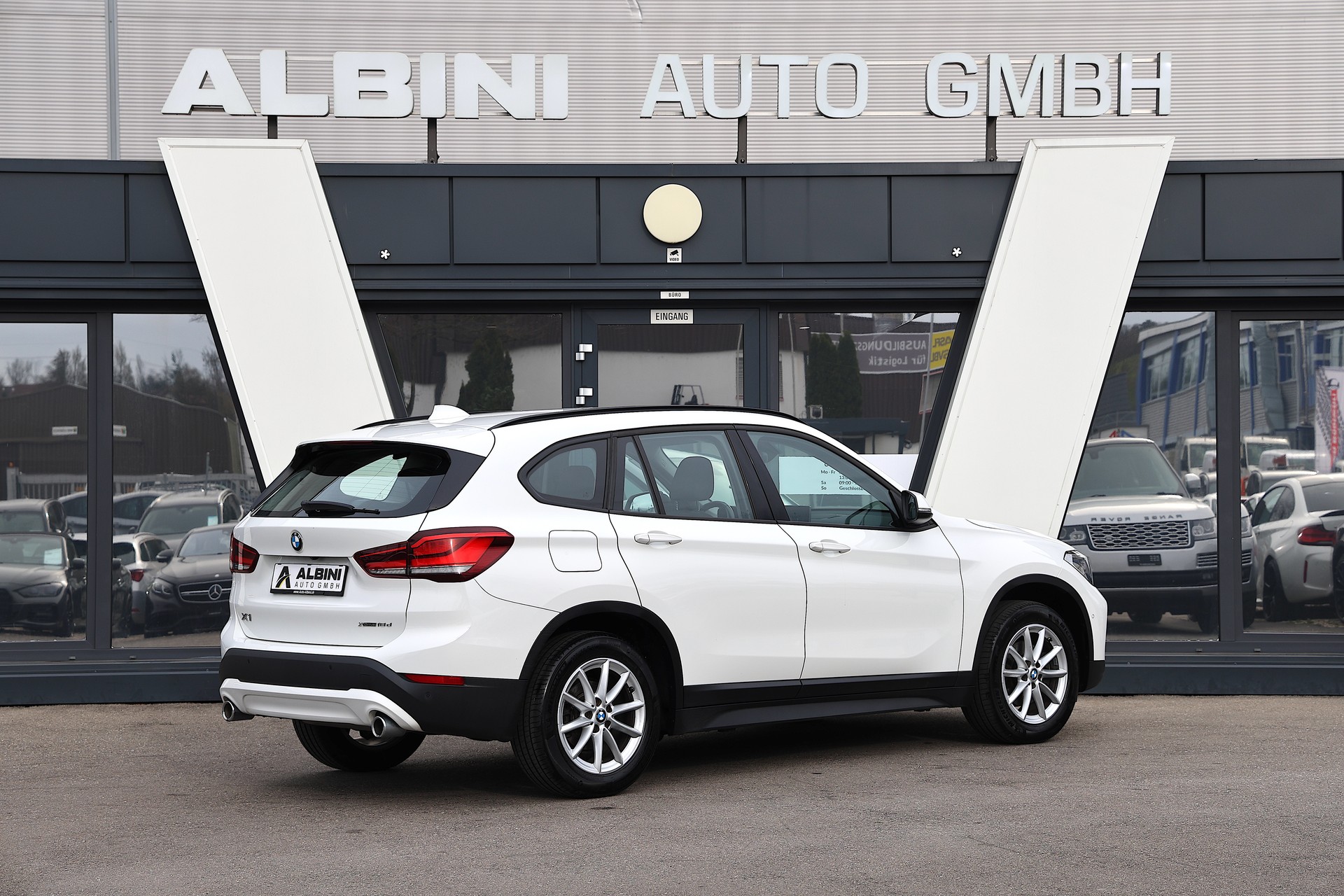 BMW X1 xDrive 18d Essential Edition Steptronic-image-3