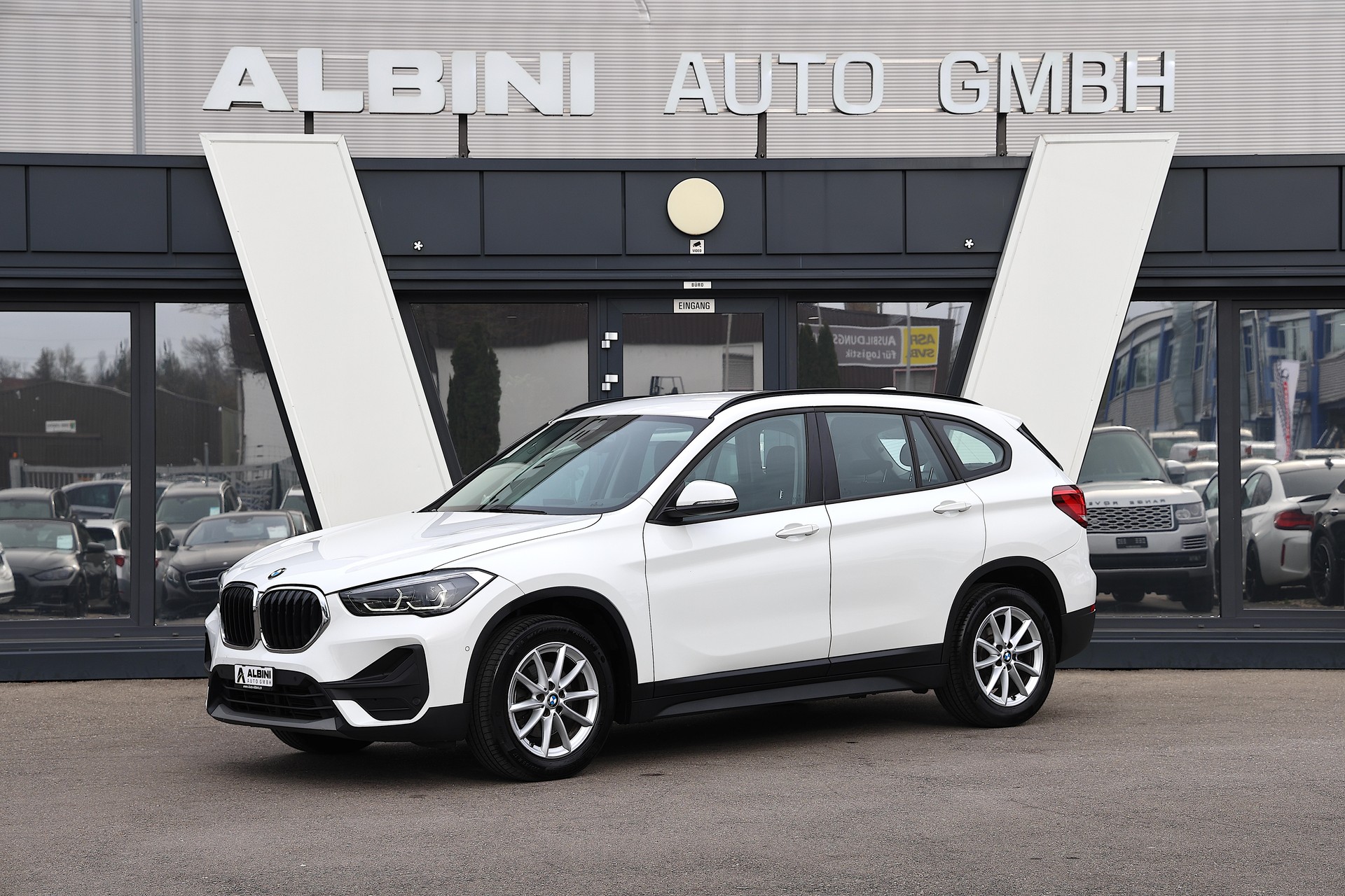 BMW X1 xDrive 18d Essential Edition Steptronic-image-0